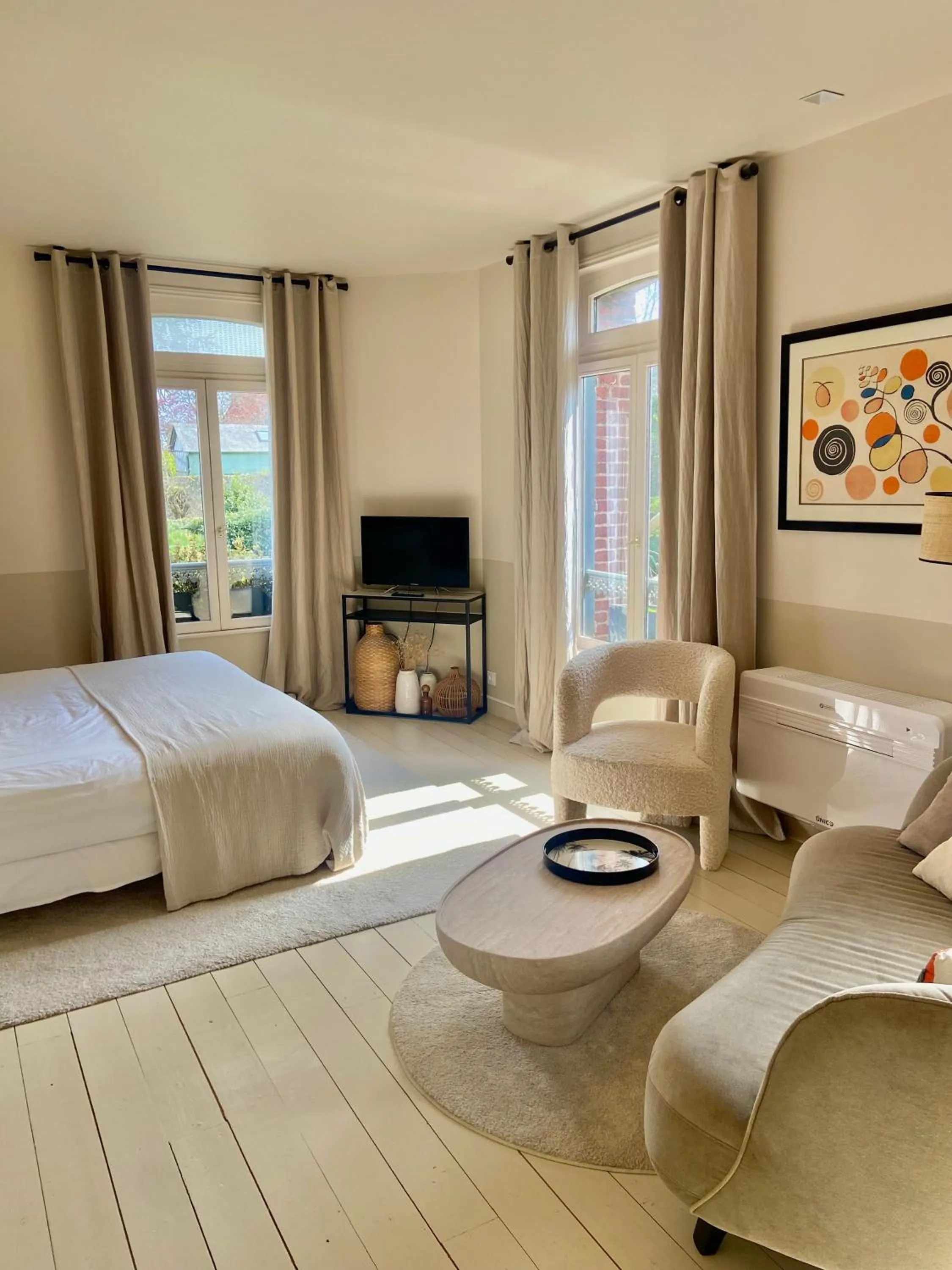 Photo of the whole room, Bed in VILLA DU CEDRE Honfleur