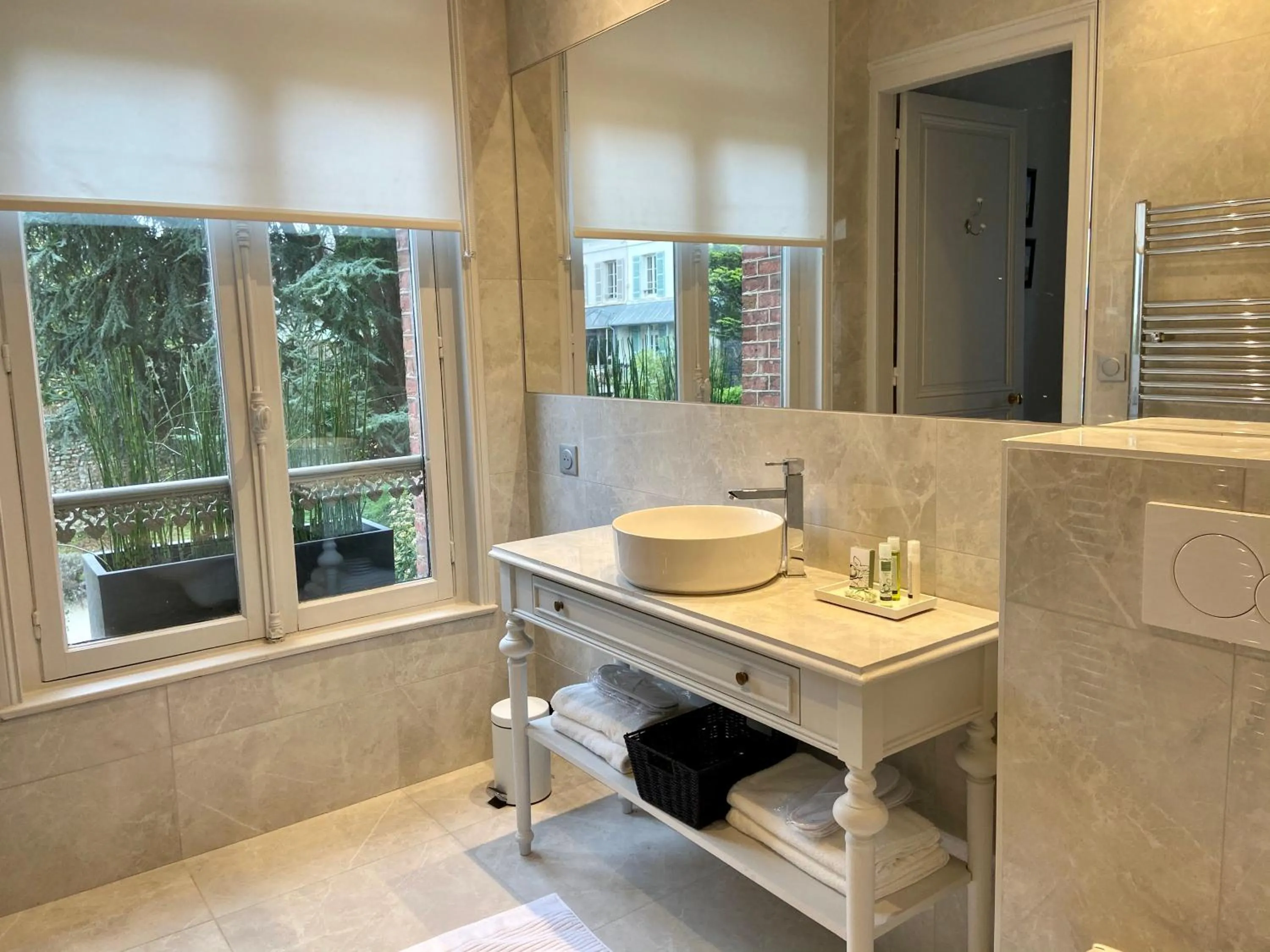 Bathroom in VILLA DU CEDRE Honfleur