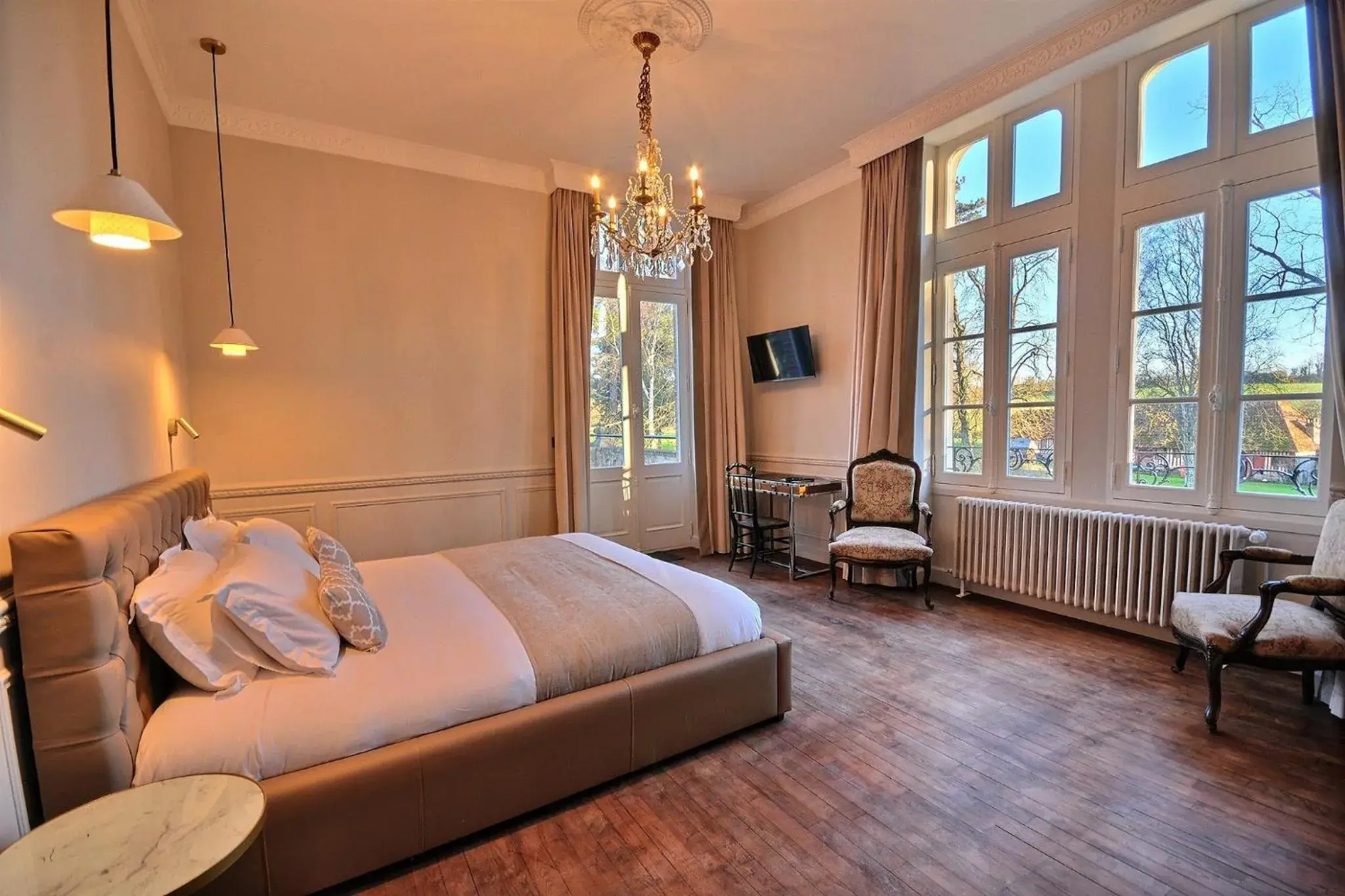 Double Room with Garden View in Château de la Bribourdière Double Room with Garden View in Château de la Bribourdière