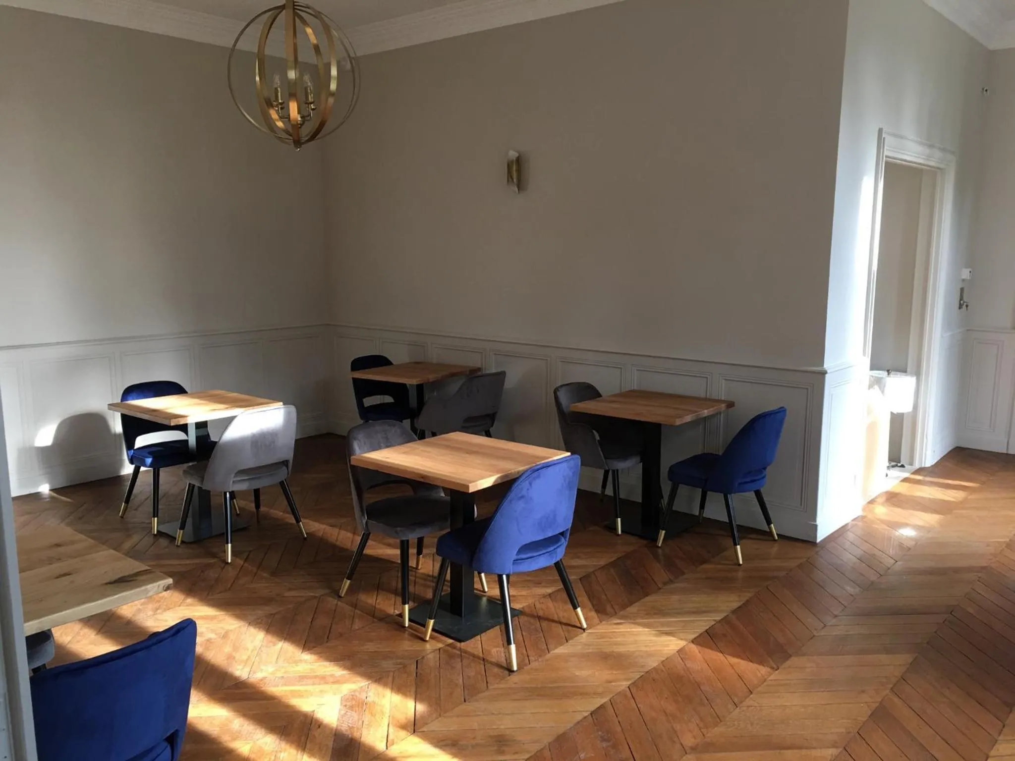 Buffet breakfast in Château de la Bribourdière