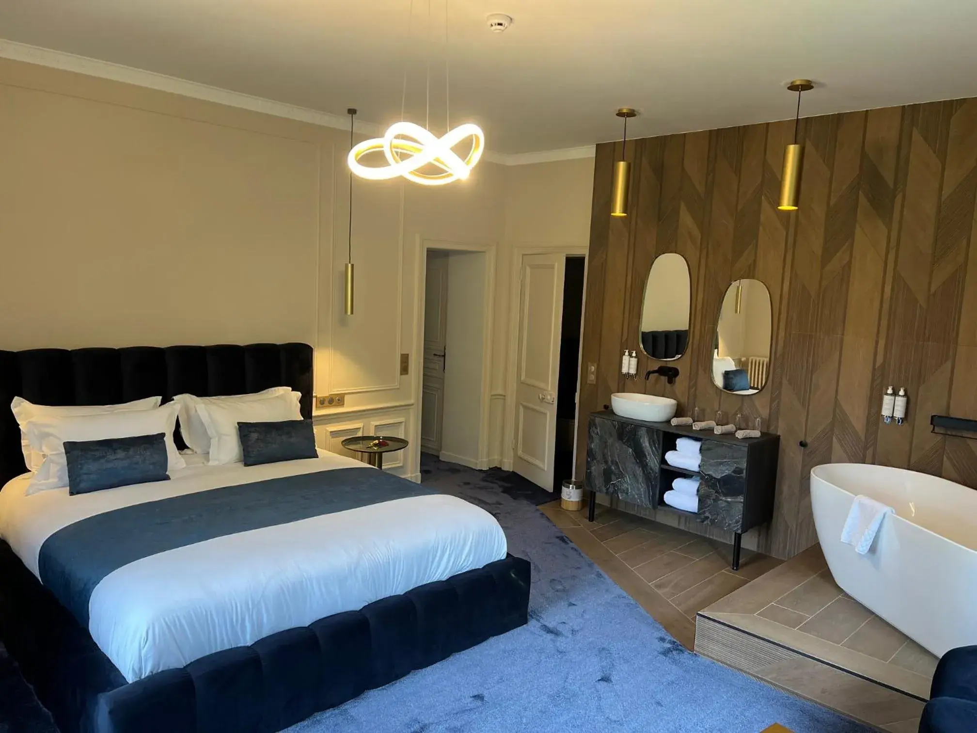 Deluxe King Suite in Château de la Bribourdière Deluxe King Suite in Château de la Bribourdière