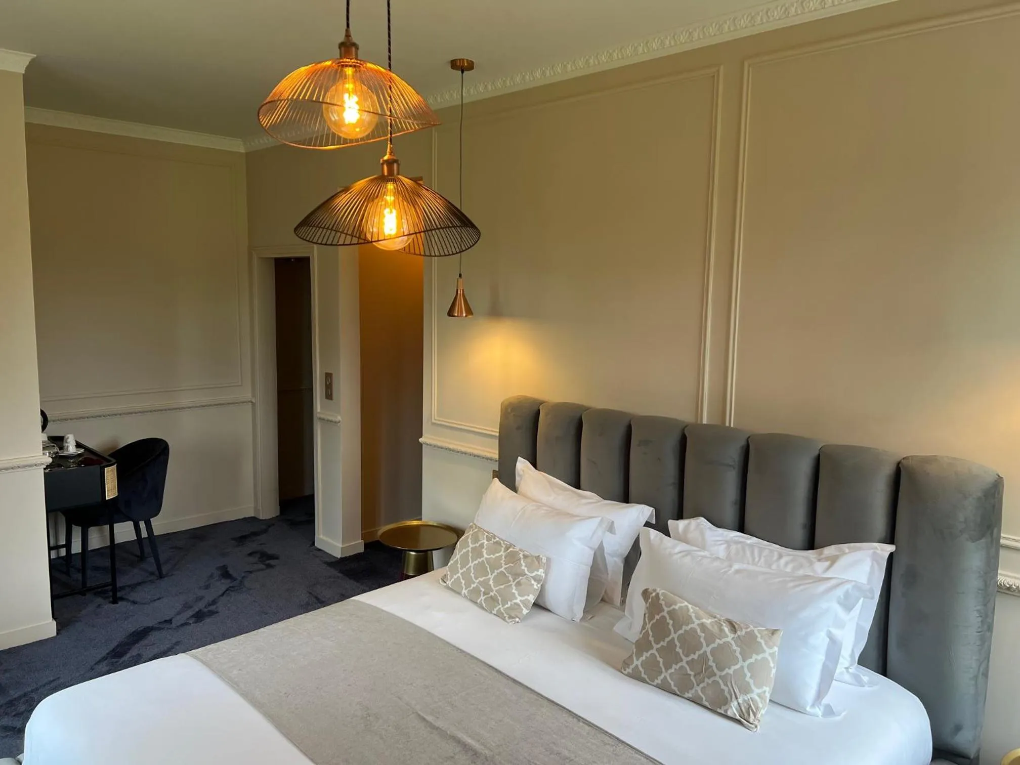 Bed in Château de la Bribourdière