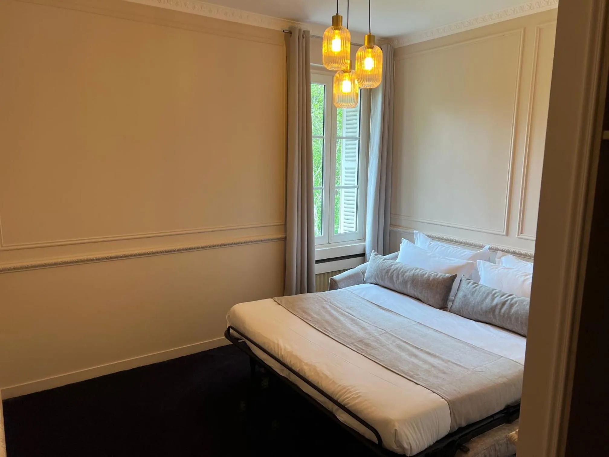 Bed in Château de la Bribourdière