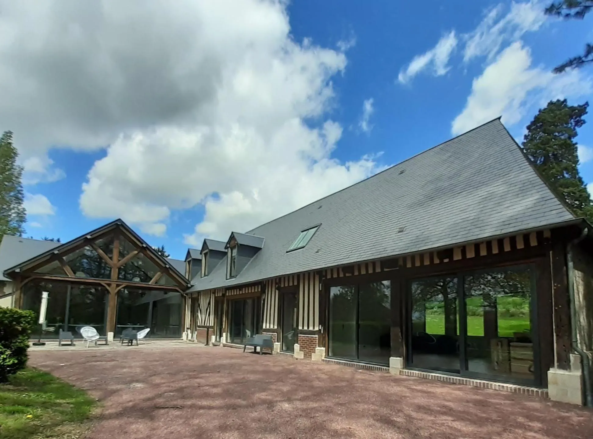 Day in Château de la Bribourdière