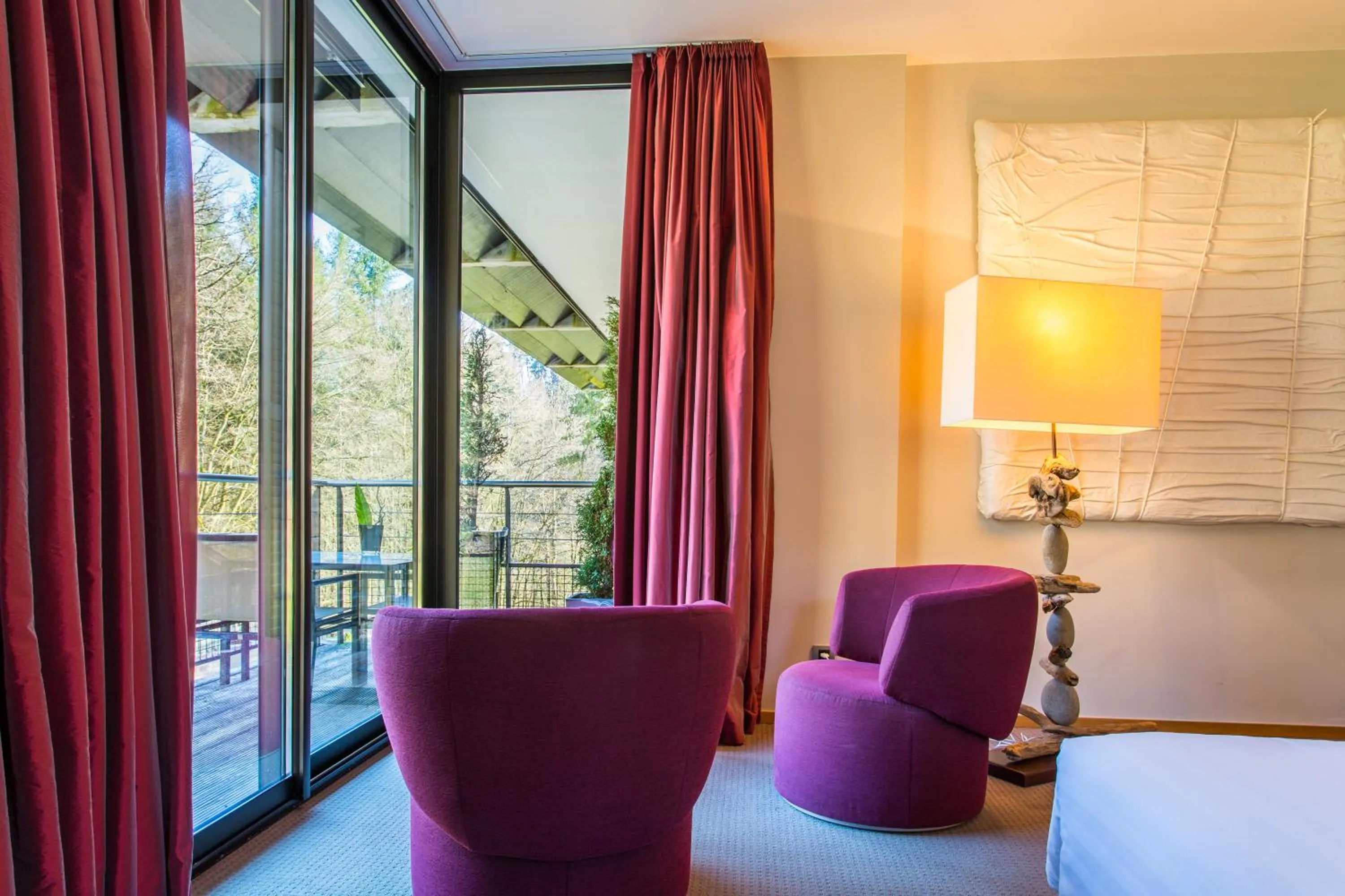 Seating area in Restaurant Hôtel L'Arnsbourg