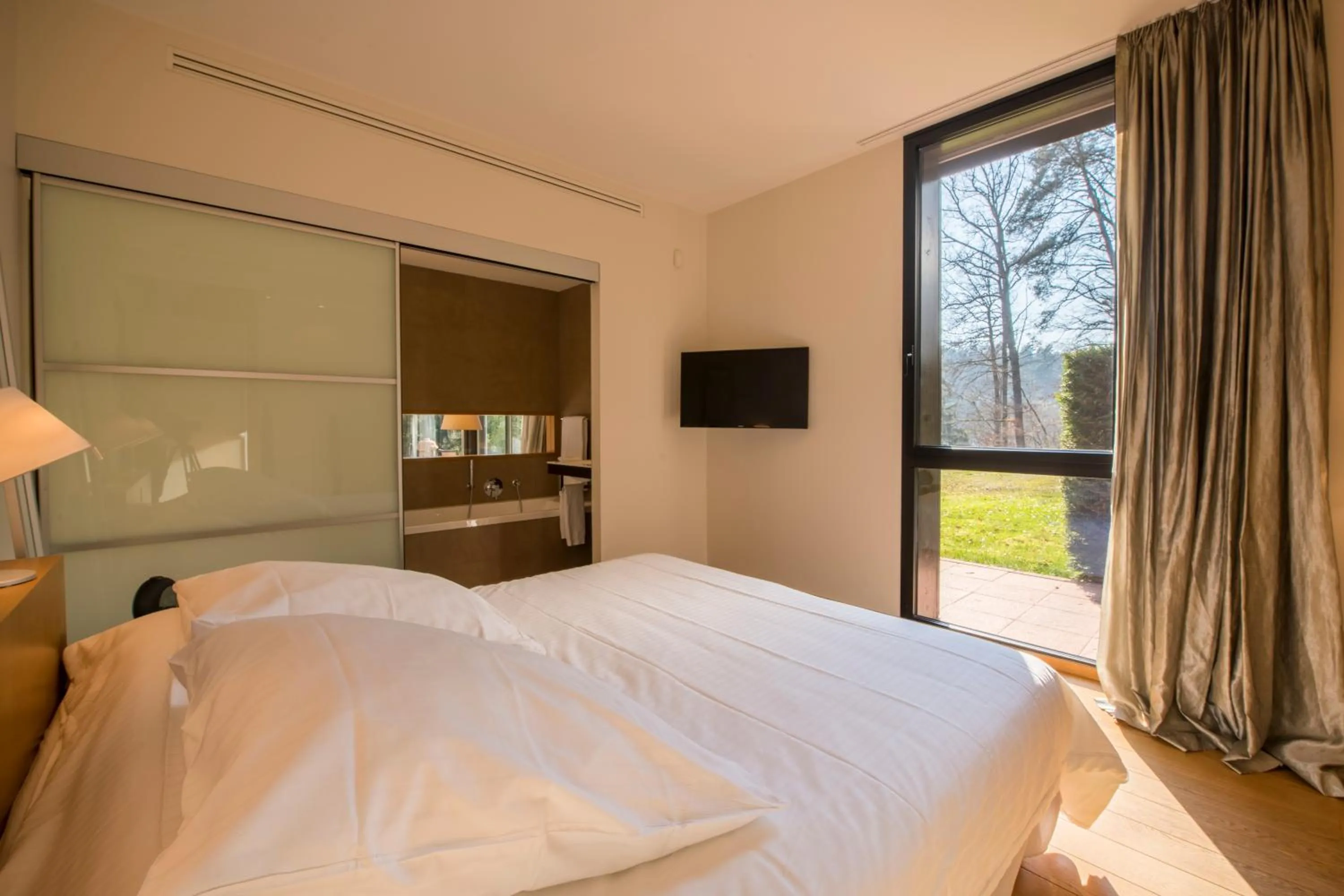 Bedroom, Bed in Restaurant Hôtel L'Arnsbourg