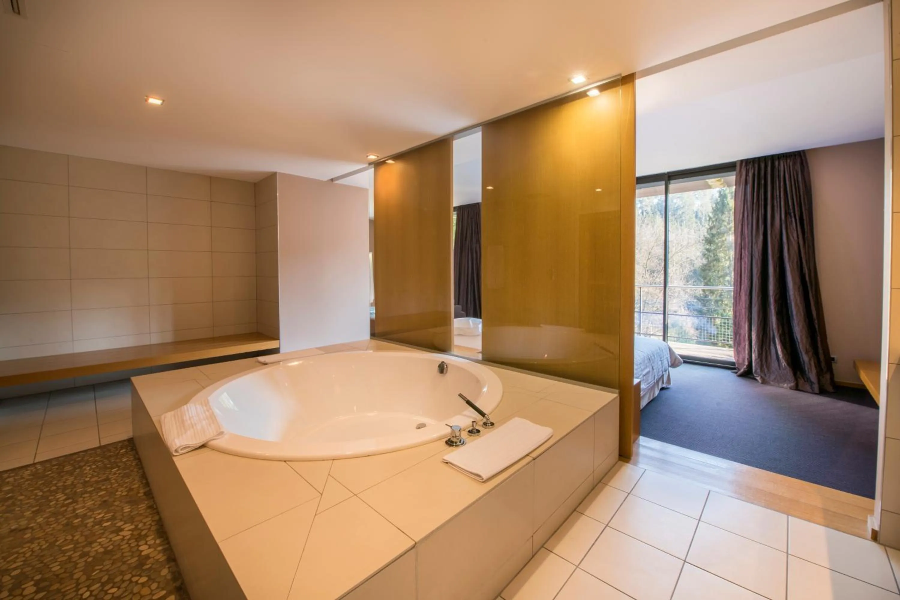 Bath in Restaurant Hôtel L'Arnsbourg