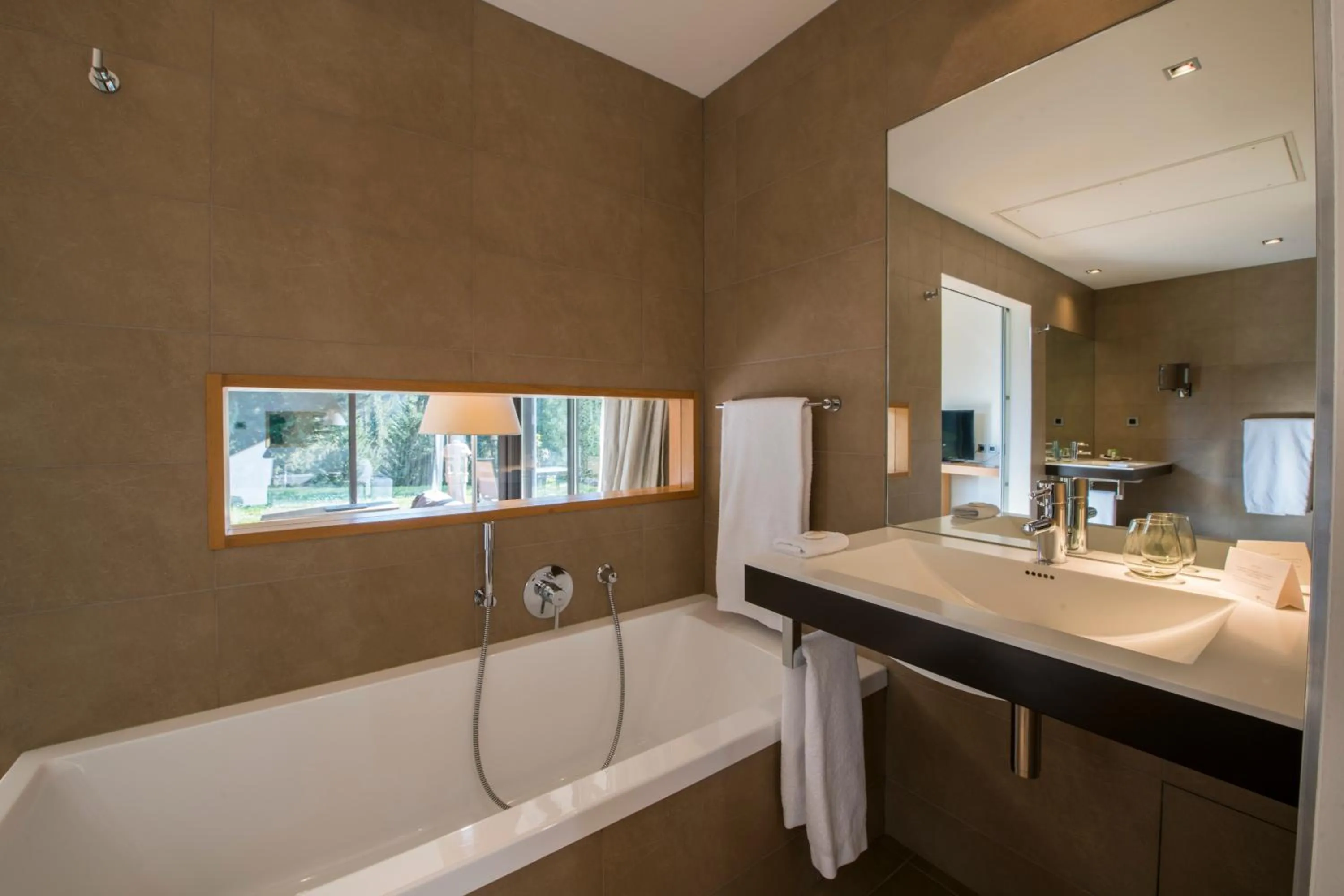 Bathroom in Restaurant Hôtel L'Arnsbourg