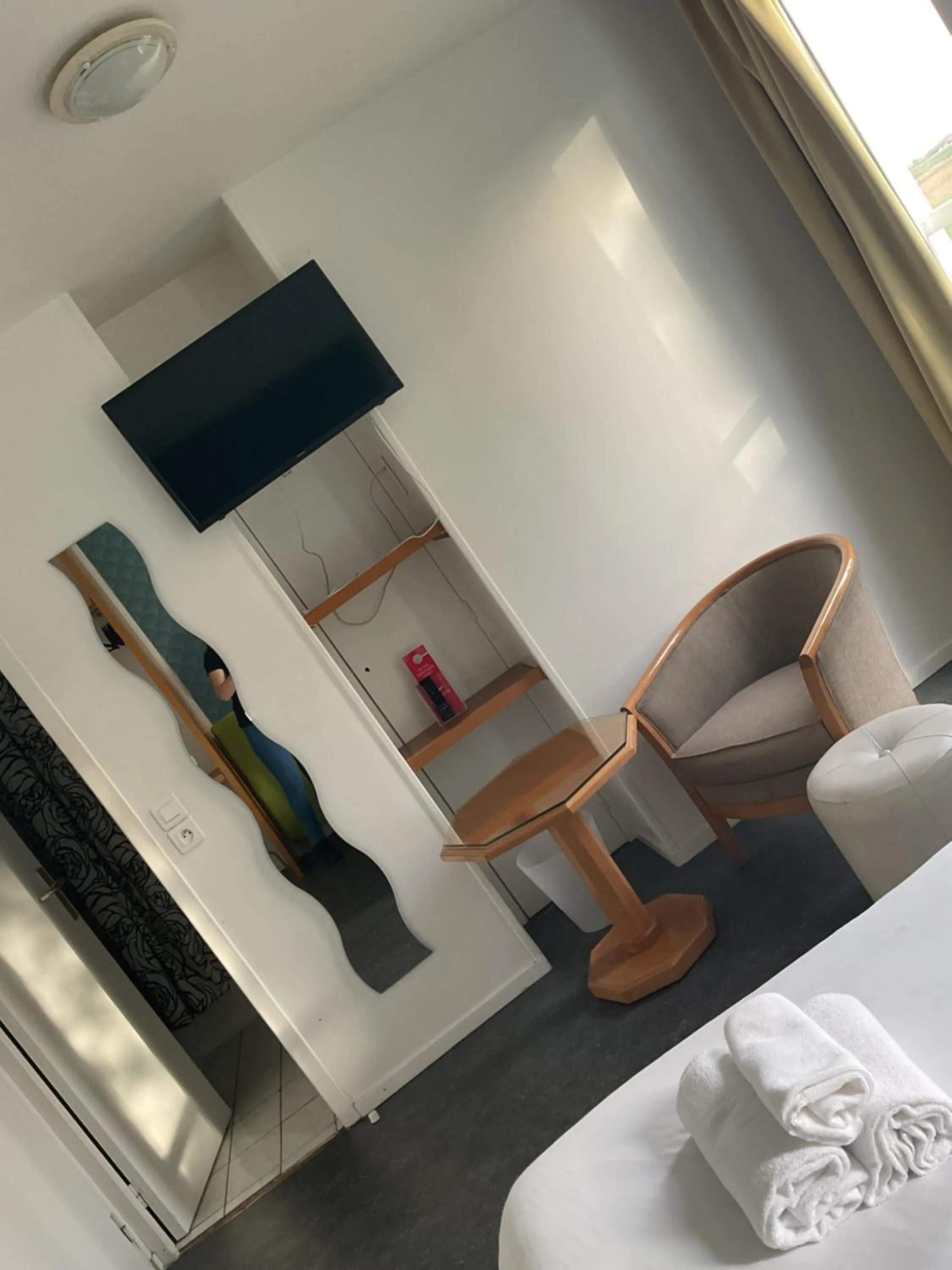 View (from property/room), Bed in Fasthotel Chateauroux