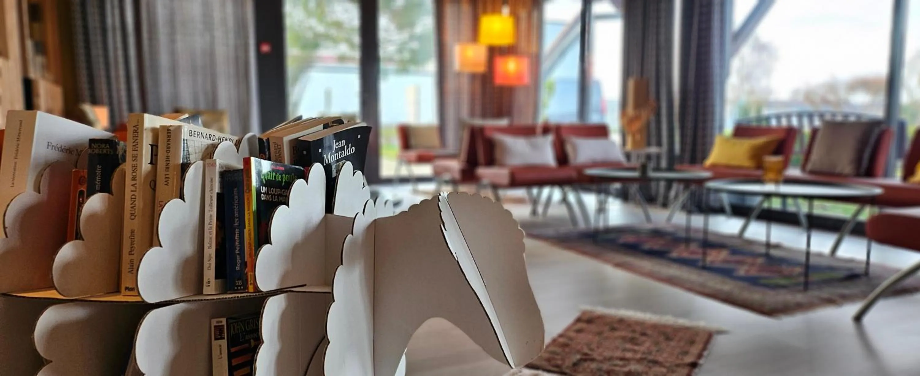 Lounge or bar in Beddy-bye Hôtel