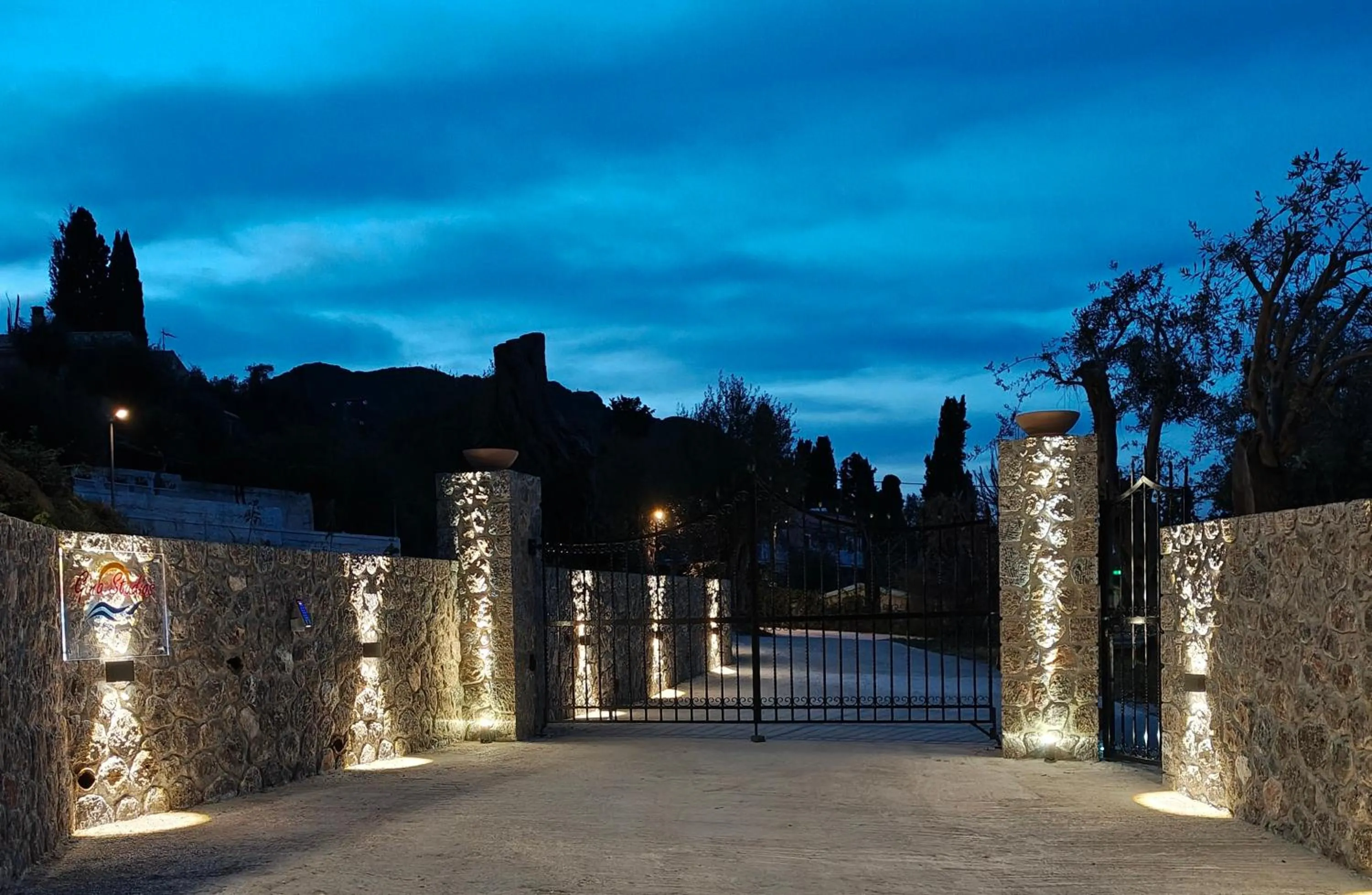 Facade/entrance in Gina Studios