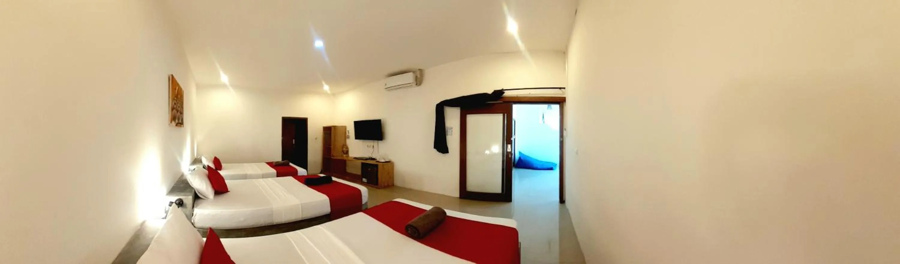 Photo of the whole room in Dream Hotel