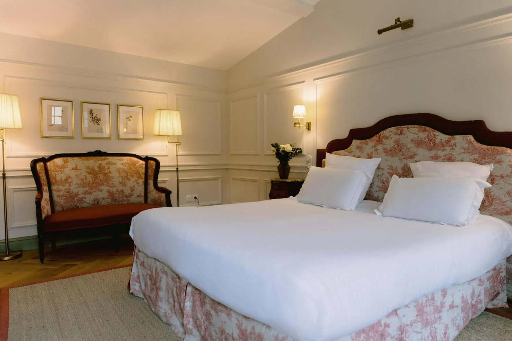 Bed in Chateau de Lantic