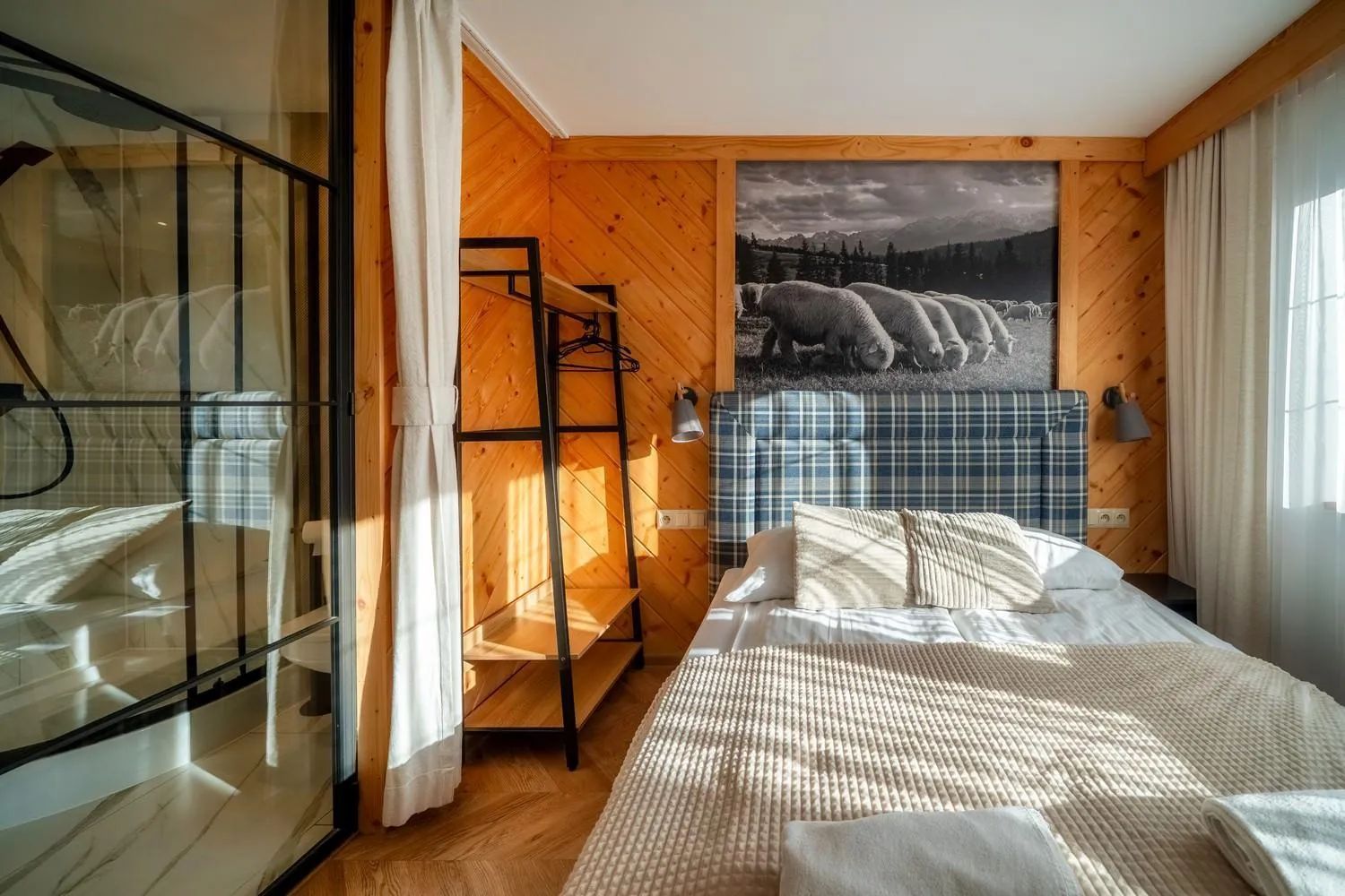 King Room with Mountain View in GORSKI RESORT Lux Apartments Jacuzzi & Sauna