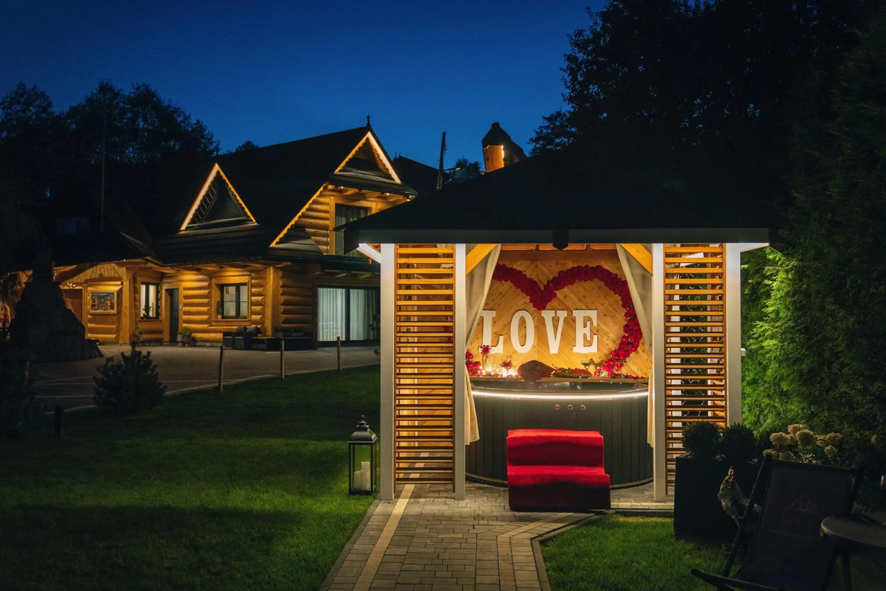 Superior Apartment with outdoor hot tub in GORSKI RESORT Lux Apartments Jacuzzi & Sauna