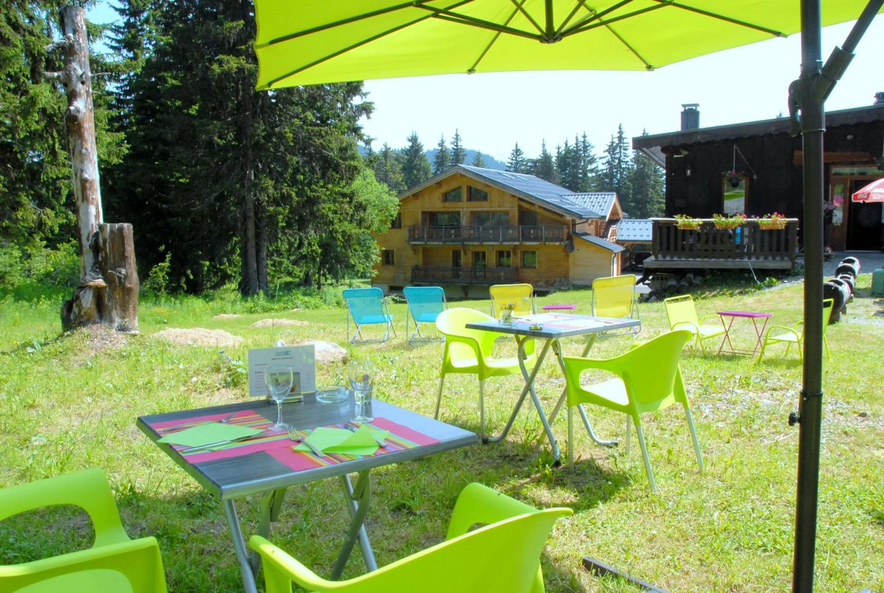 Restaurant/places to eat in Hôtel Chalet Le Caribou