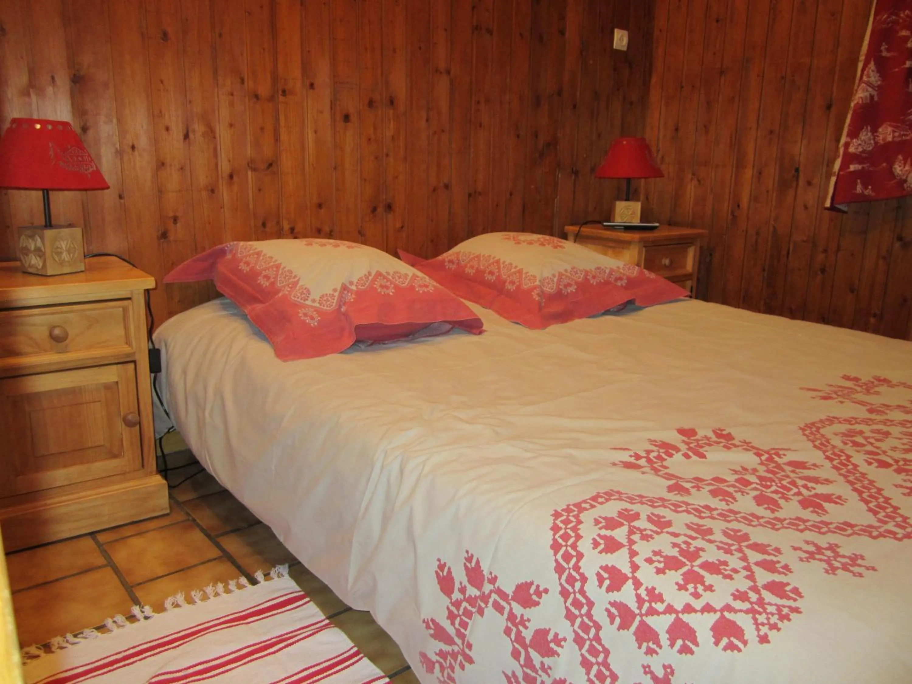 Bed in Hôtel Chalet Le Caribou