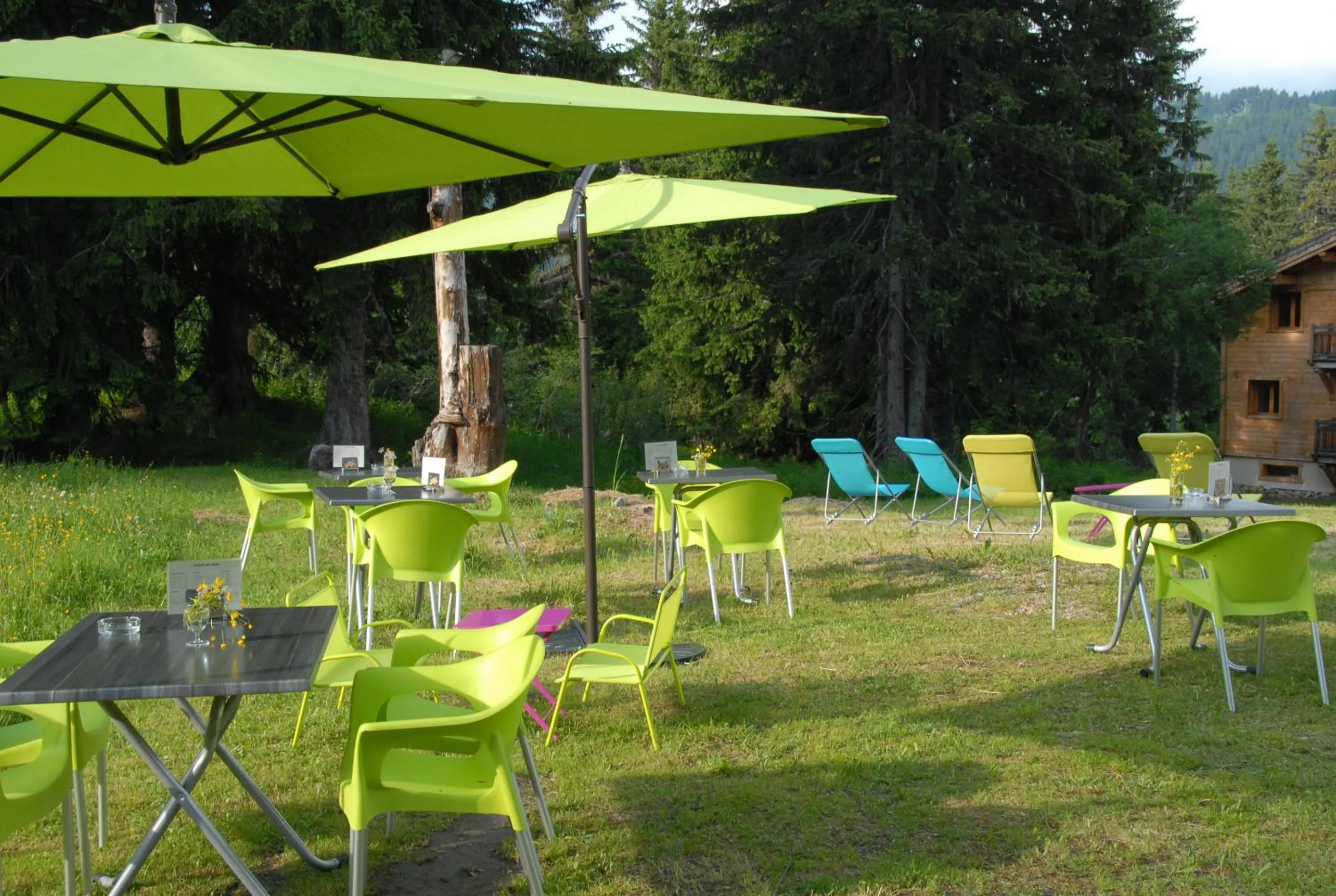 Restaurant/places to eat in Hôtel Chalet Le Caribou