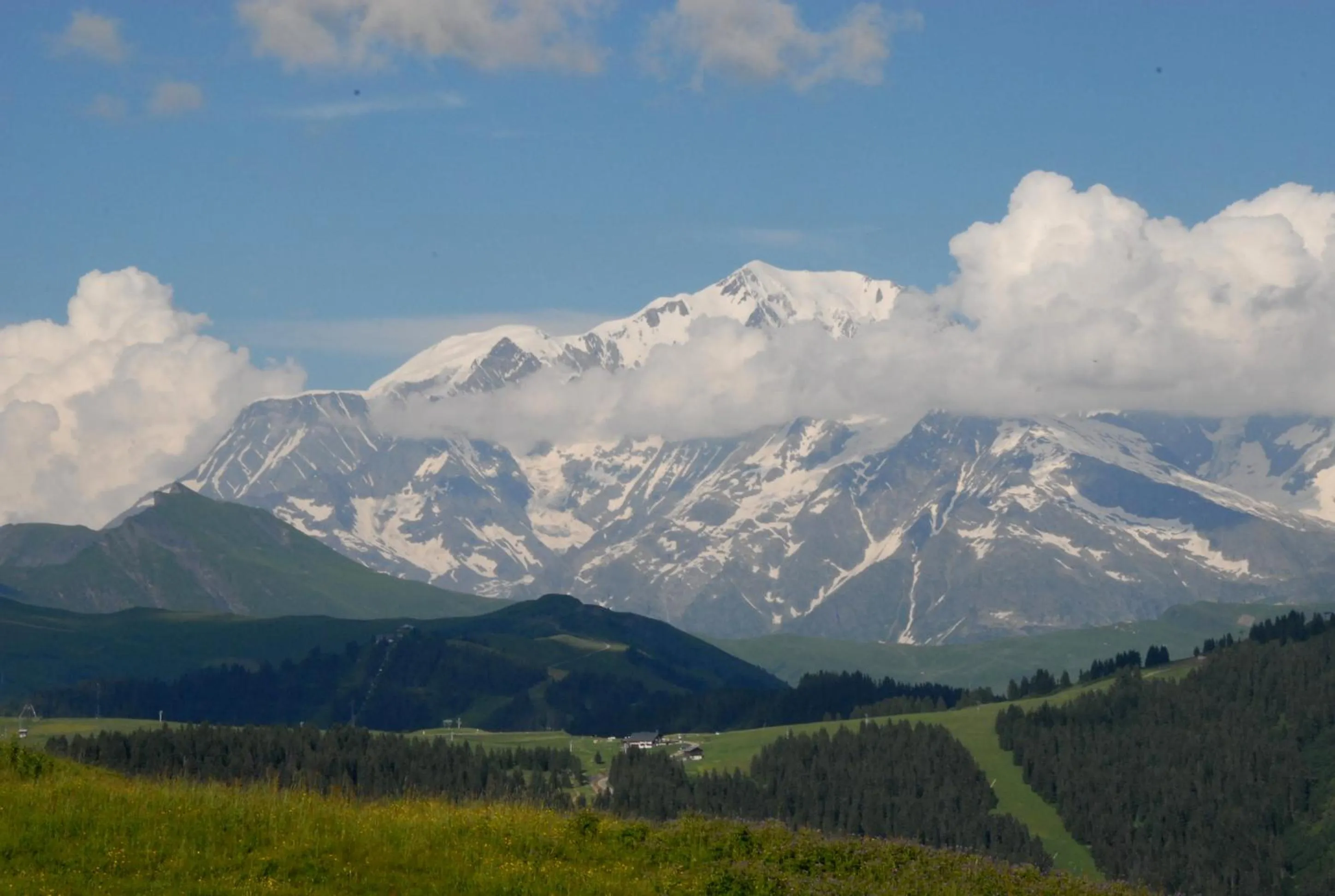 Natural landscape in Hôtel Chalet Le Caribou