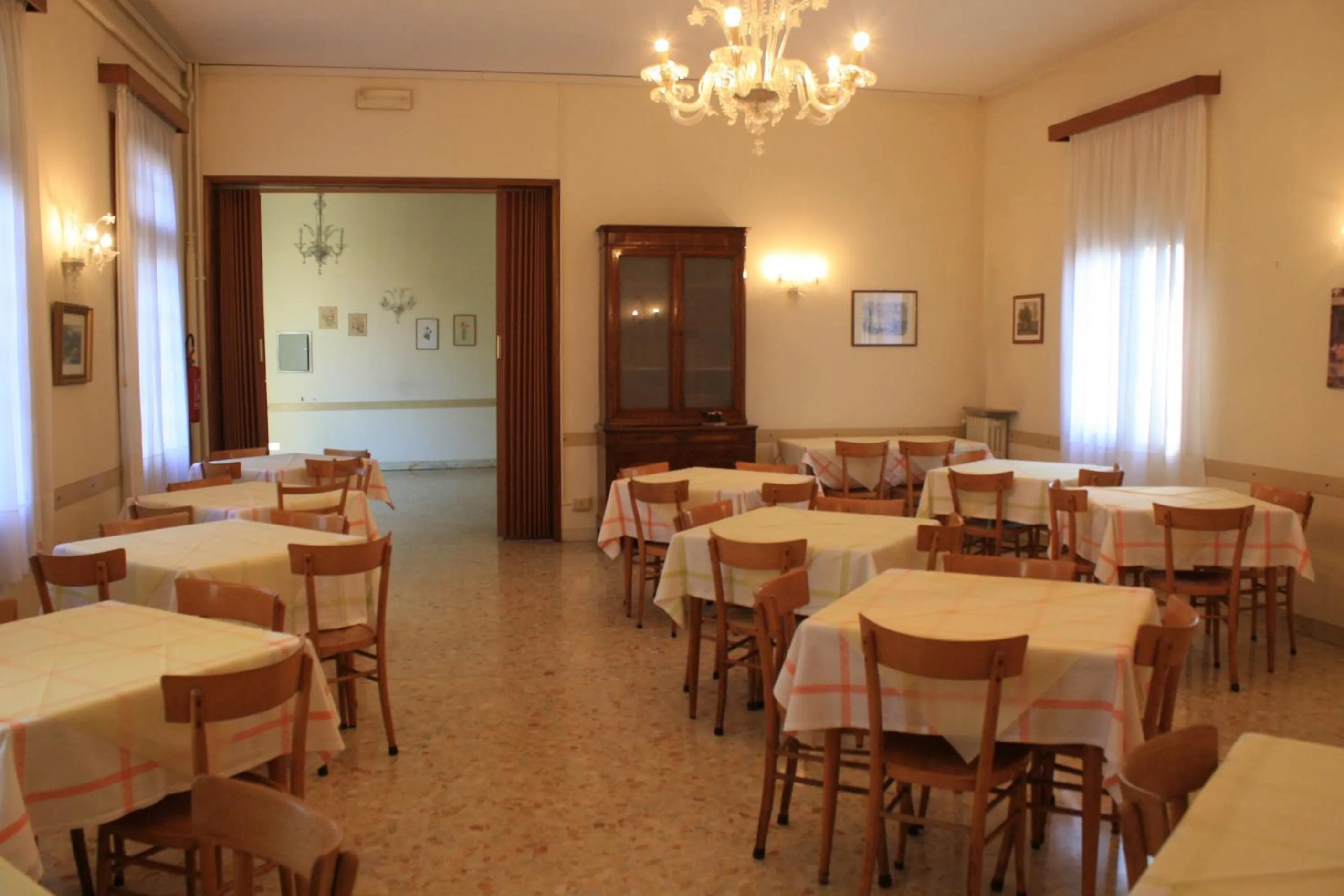Restaurant/places to eat in Casa Caburlotto