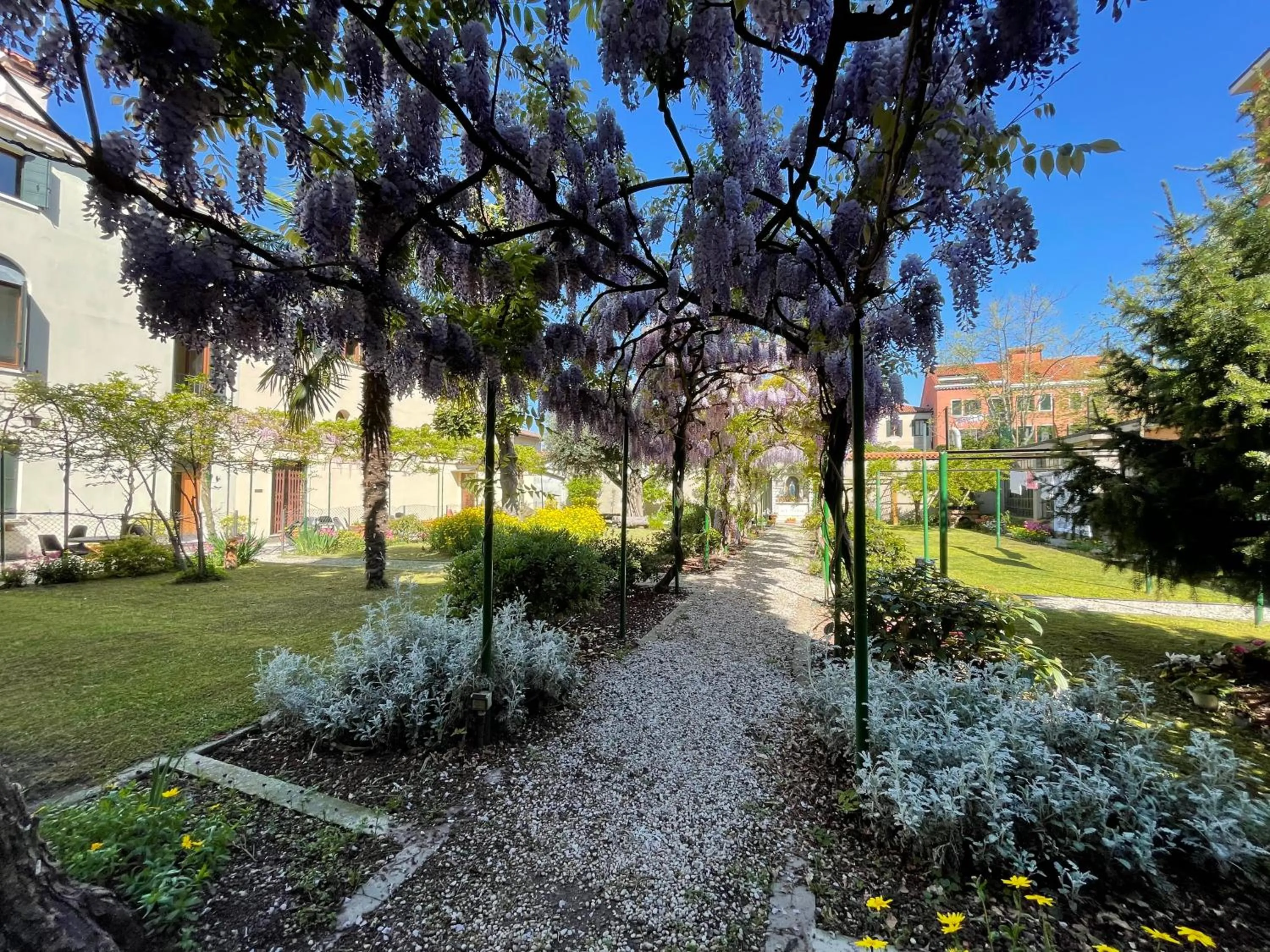 Spring in Casa Caburlotto