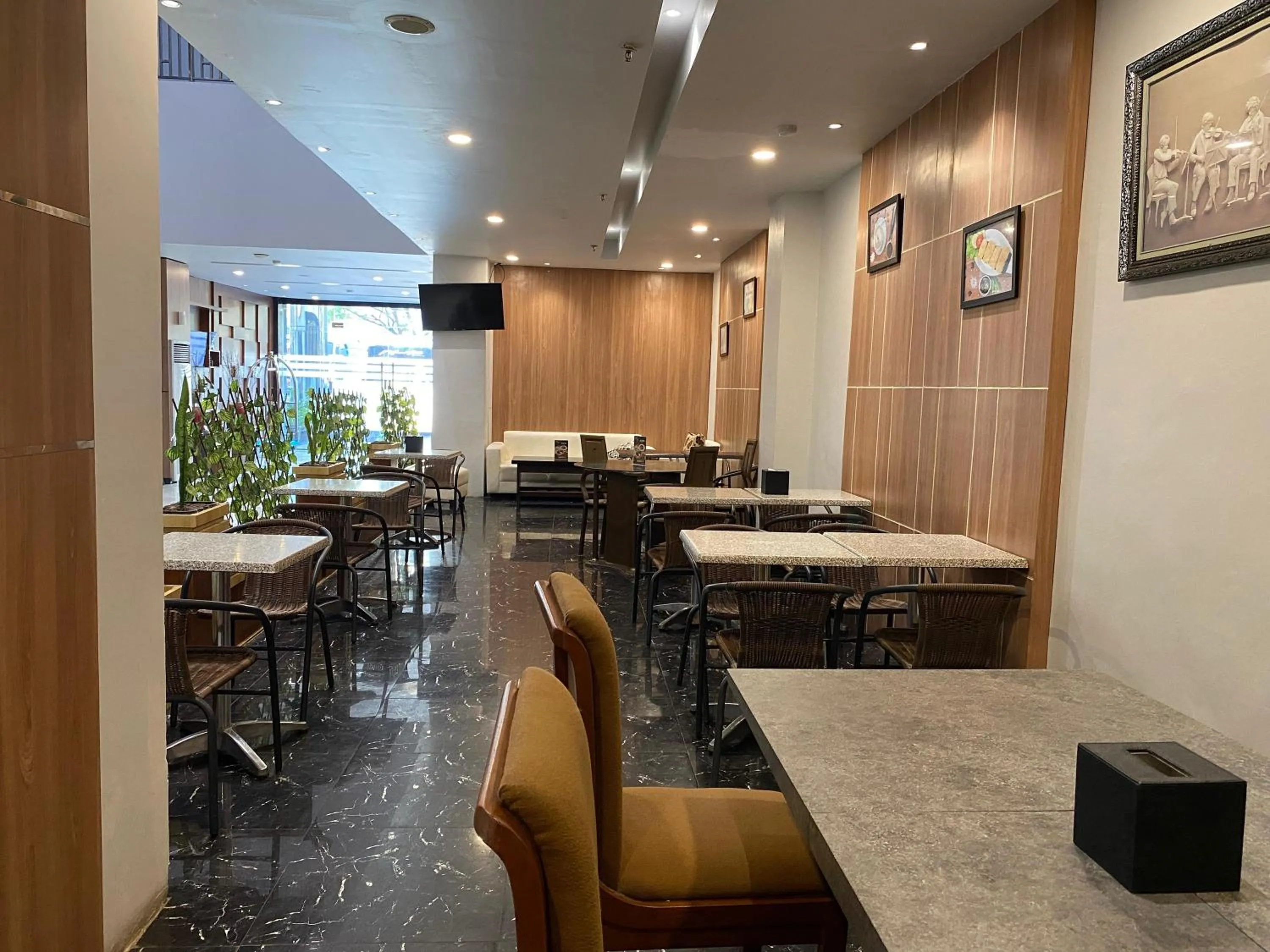 Restaurant/places to eat in Hotel 88 Banjarmasin By WH