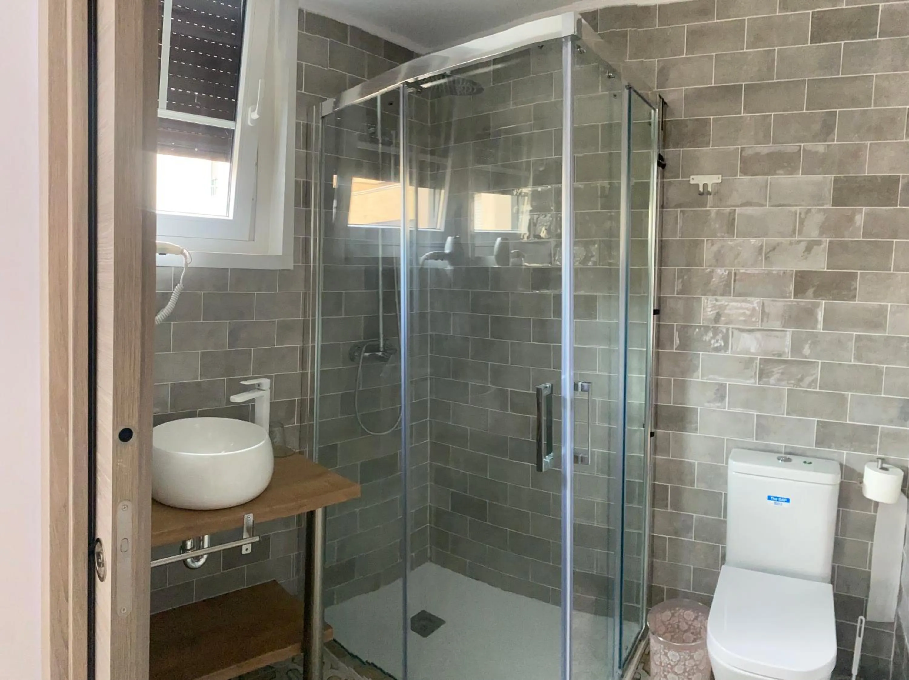 Toilet in Aloha Hostel