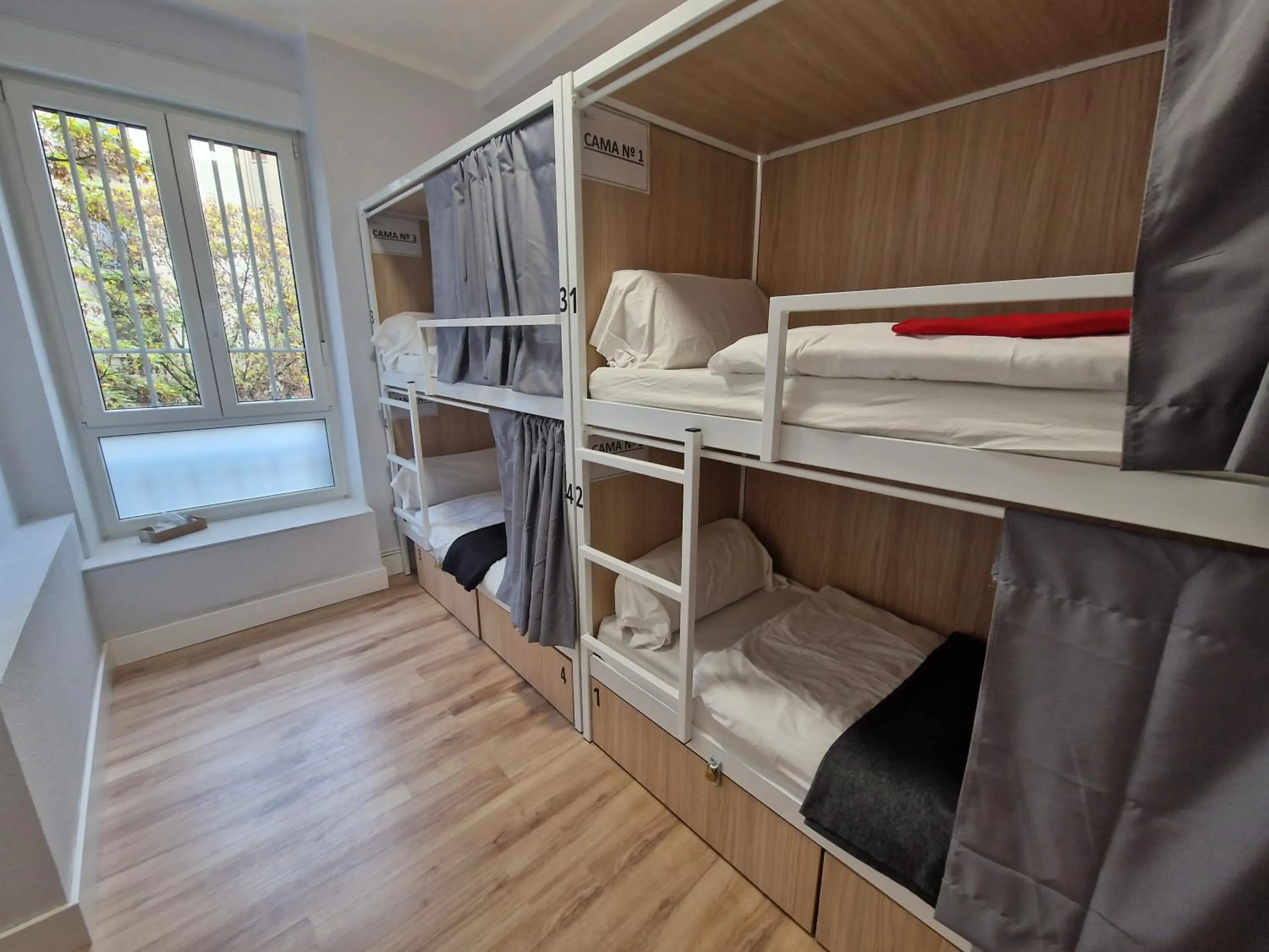 bunk bed, Bed in Aloha Hostel