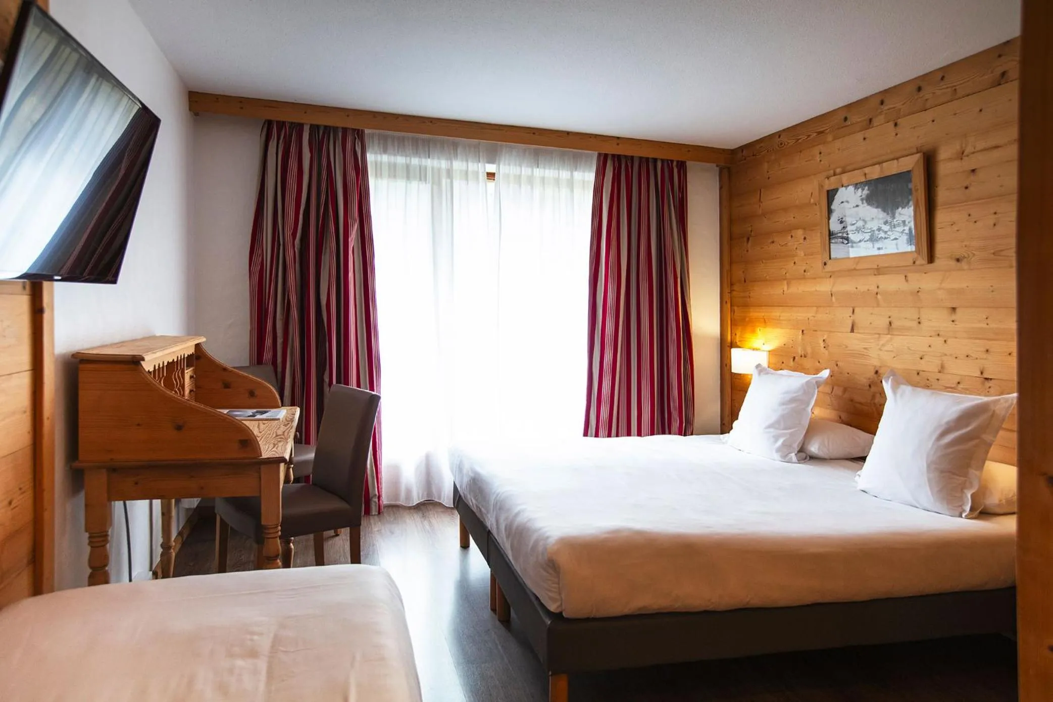 Bed in Hotel Alpen Roc