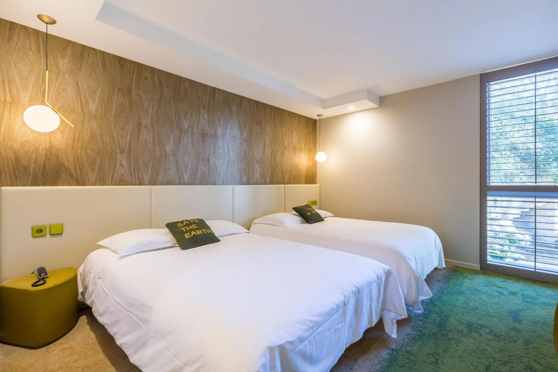 Bed in Hôtel Restaurant du Château de la Tour