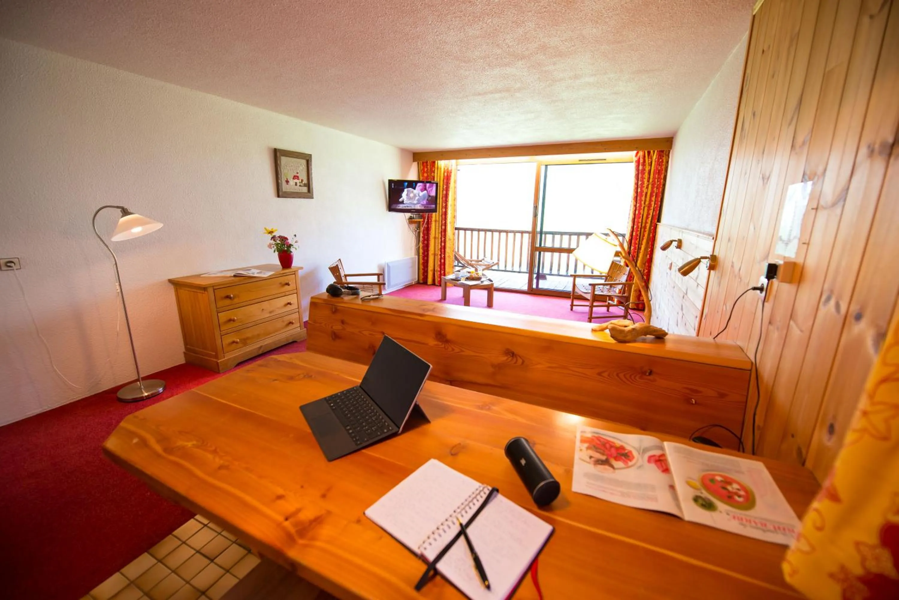 Living room, Bed in Les Chalets du Villard
