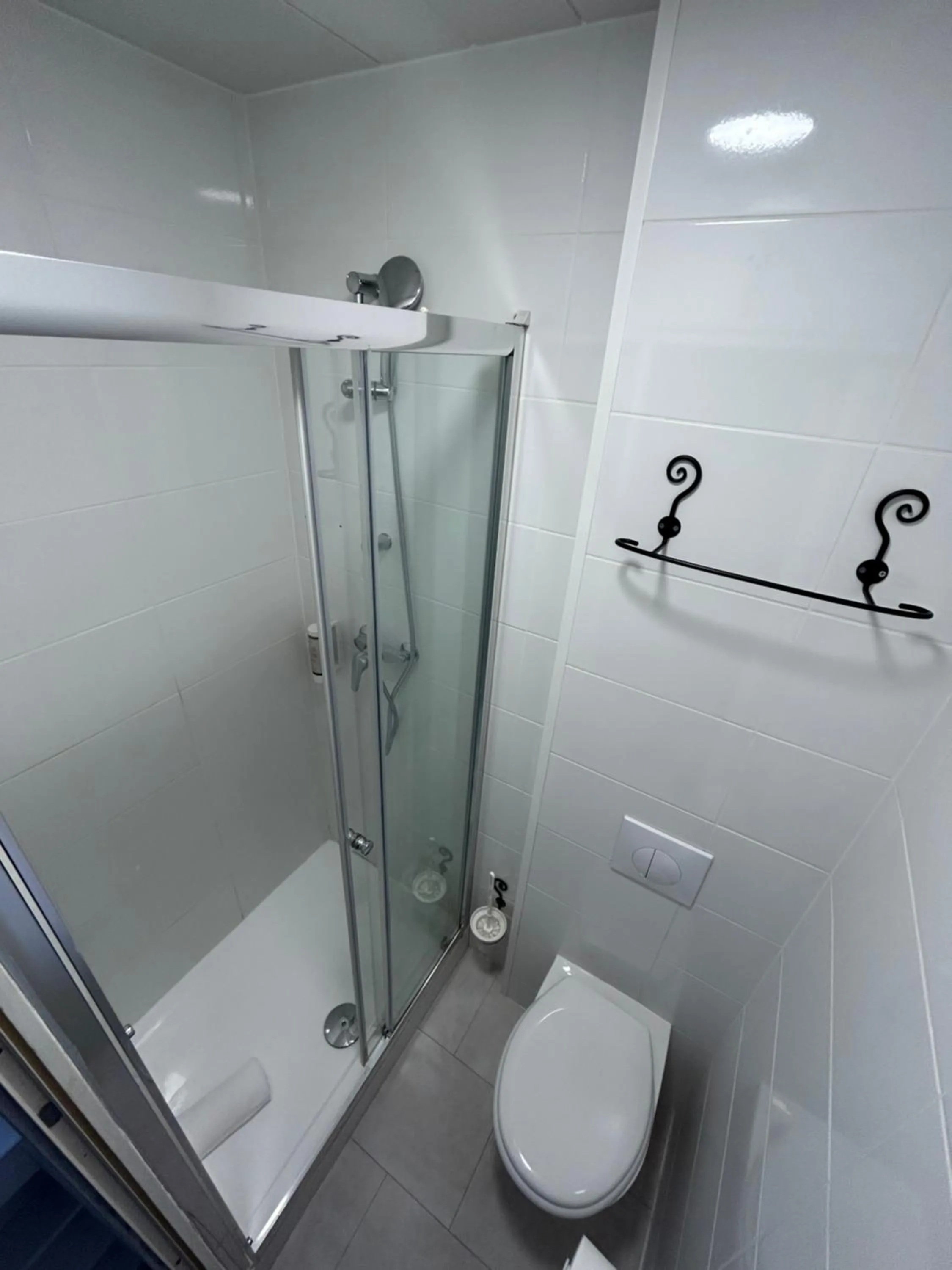 Shower in Authentic by Balladins, Hôtel Le Carré d'Aix