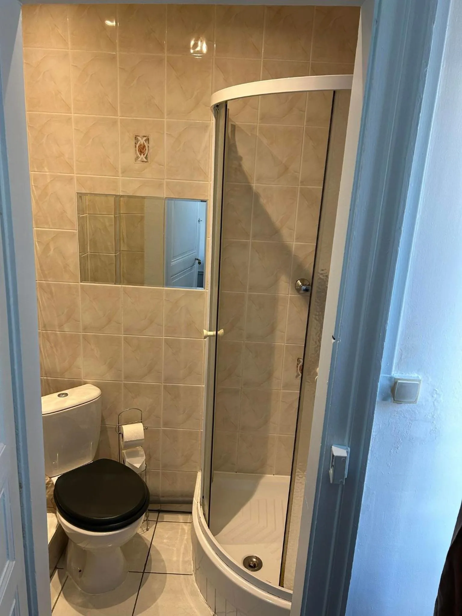 Bathroom in Authentic by Balladins, Hôtel Le Carré d'Aix