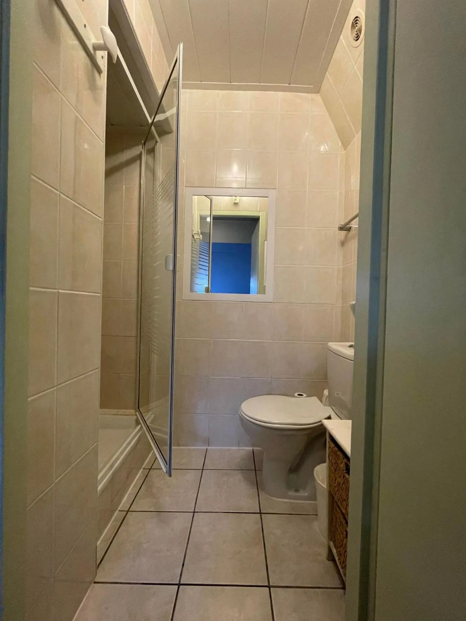 Shower in Authentic by Balladins, Hôtel Le Carré d'Aix