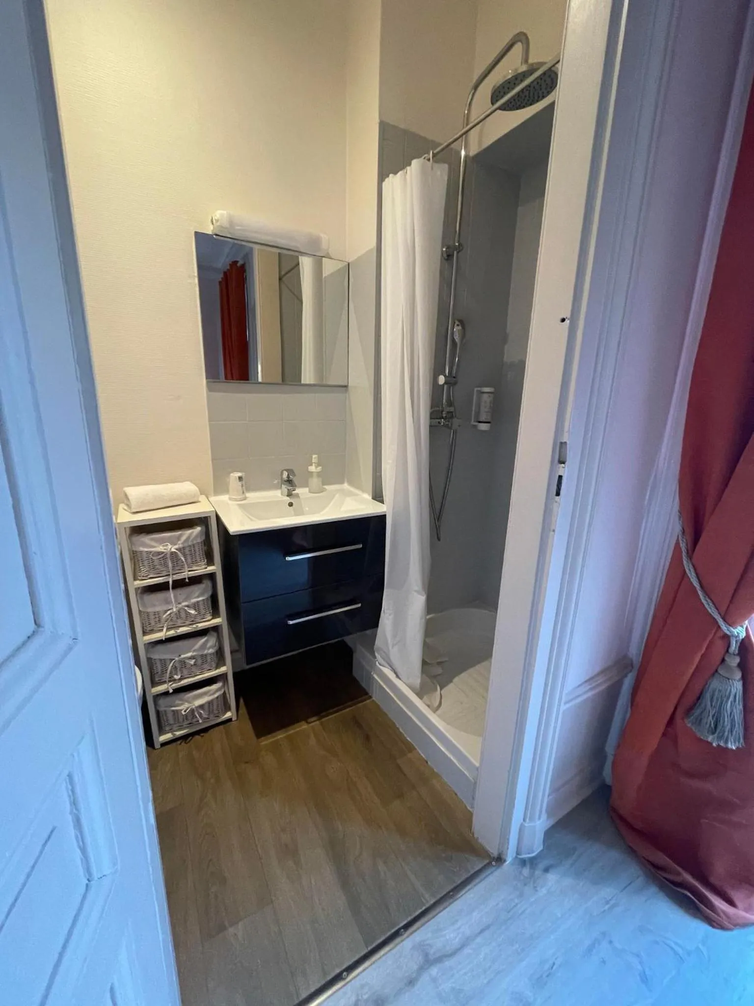 Shower in Authentic by Balladins, Hôtel Le Carré d'Aix