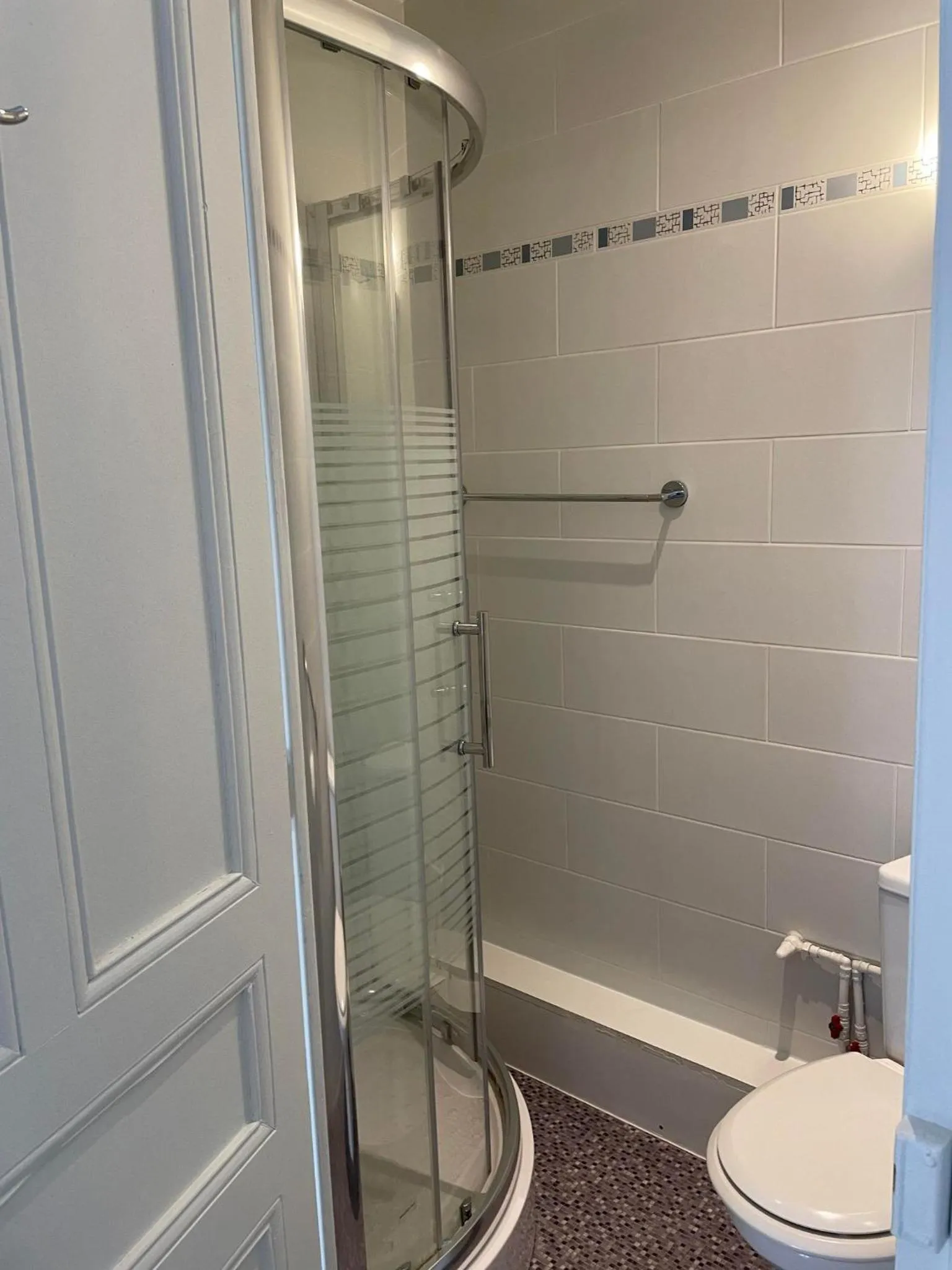 Bathroom in Authentic by Balladins, Hôtel Le Carré d'Aix