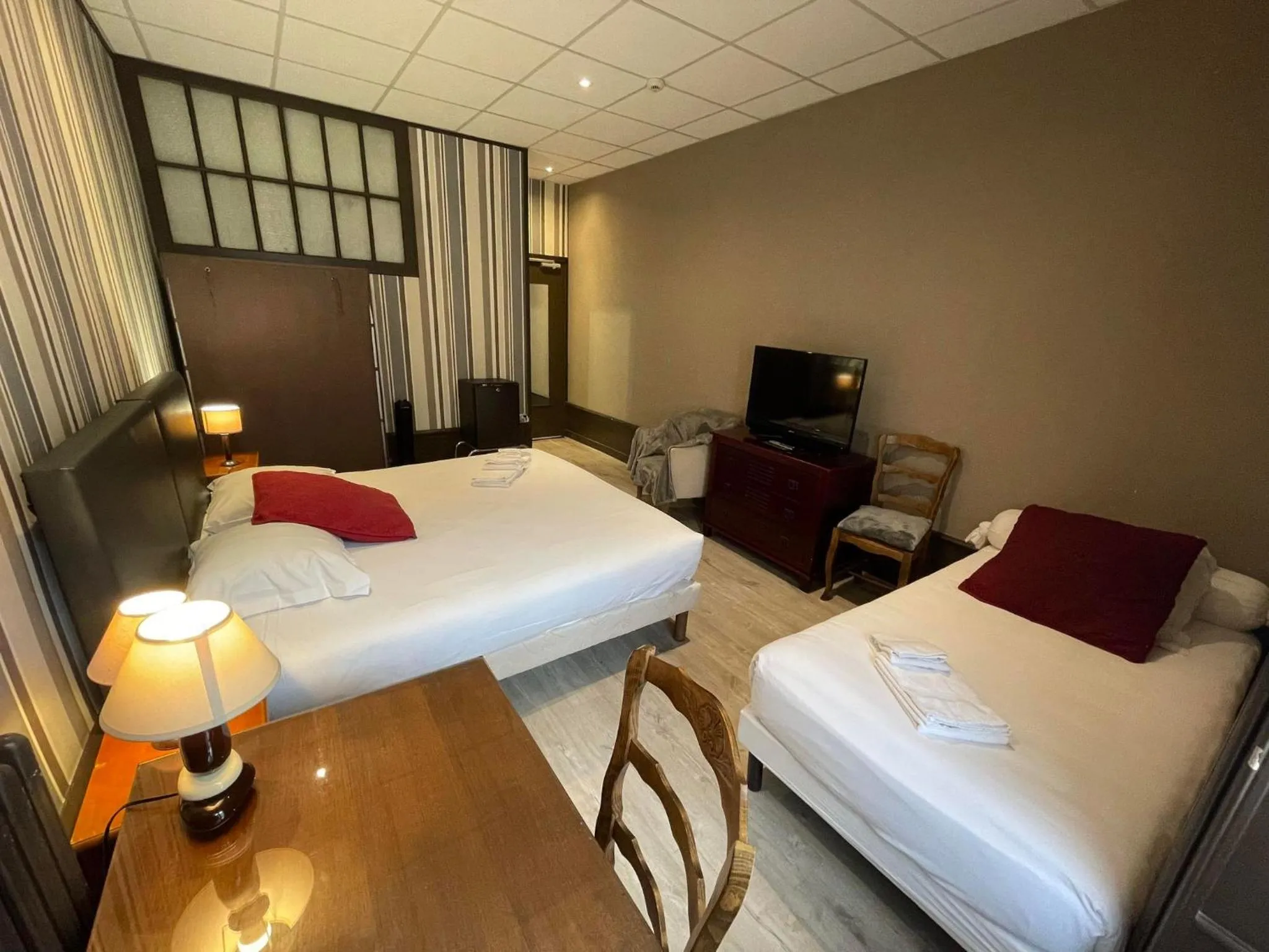 Bed in Authentic by Balladins, Hôtel Le Carré d'Aix