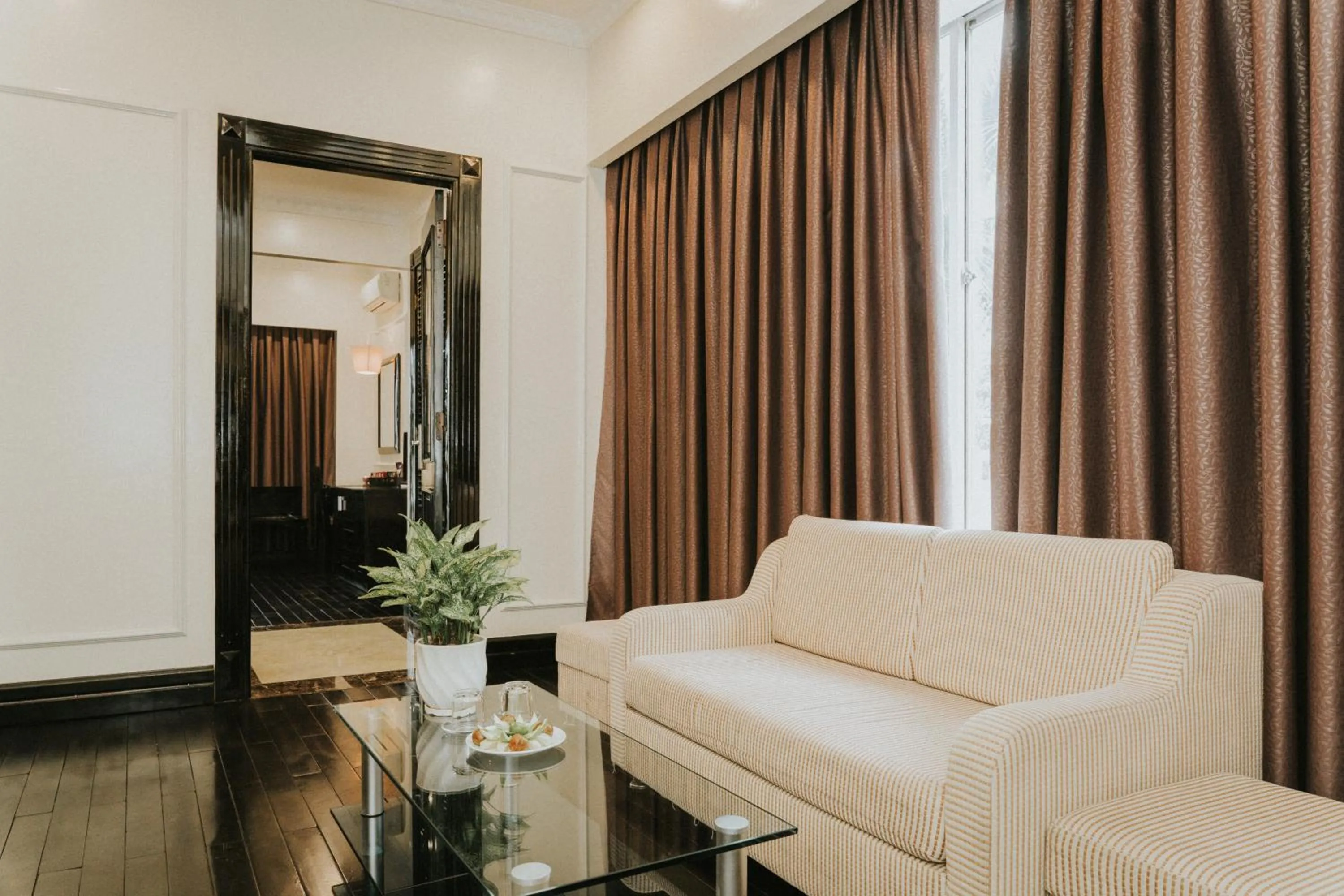 Seating area in White Palace Thai Binh Hotel