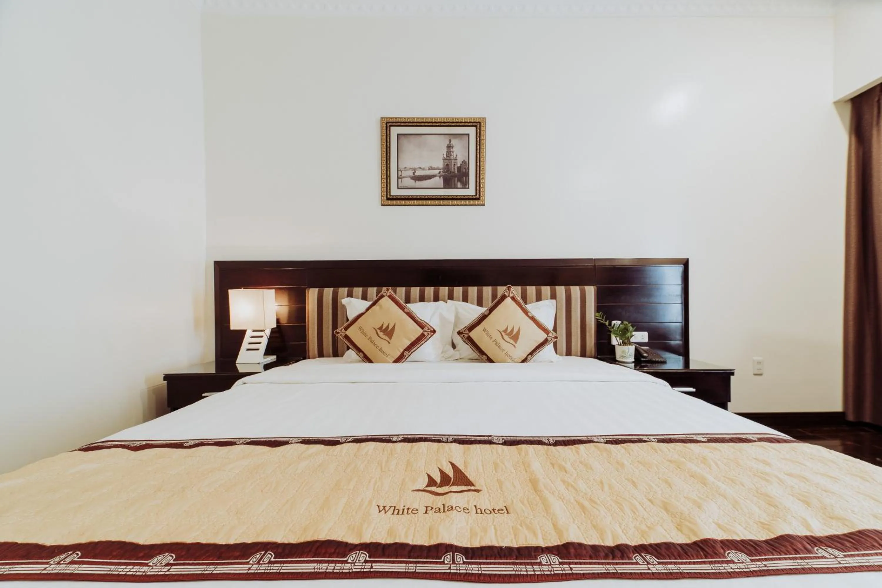 Bedroom, Bed in White Palace Thai Binh Hotel