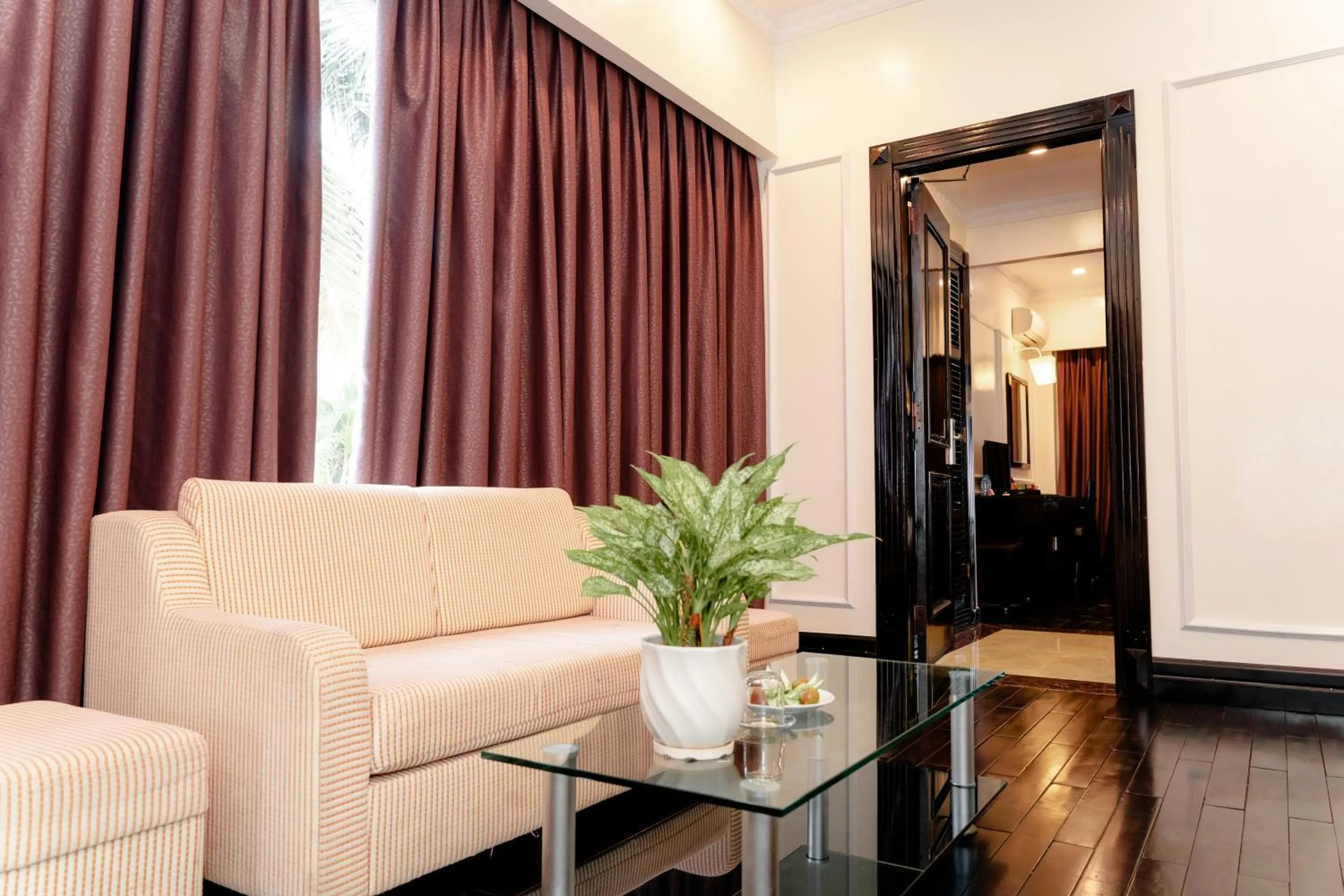 Seating area in White Palace Thai Binh Hotel