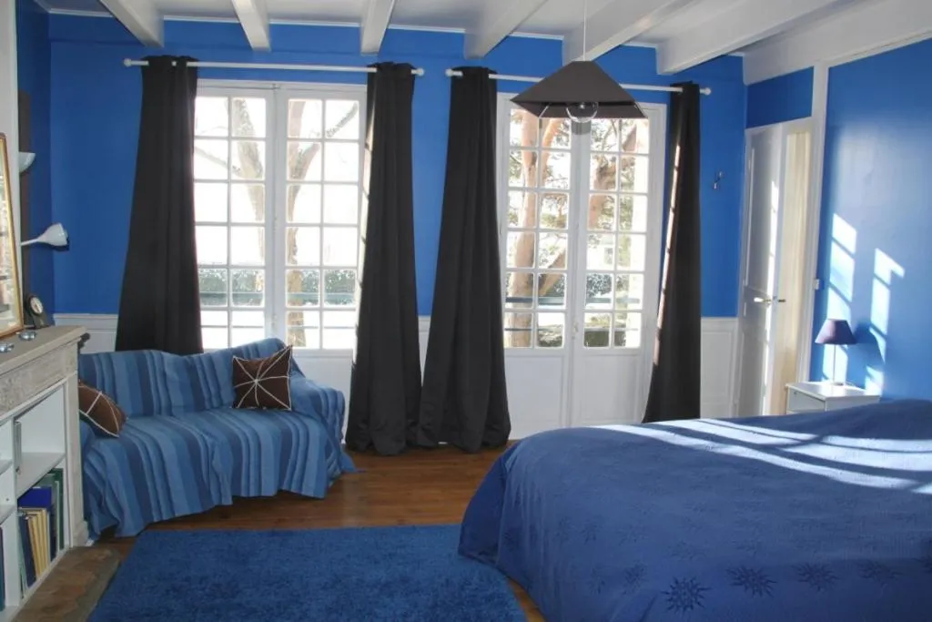 Photo of the whole room in Chambres d'hôtes Manoir du Buquet