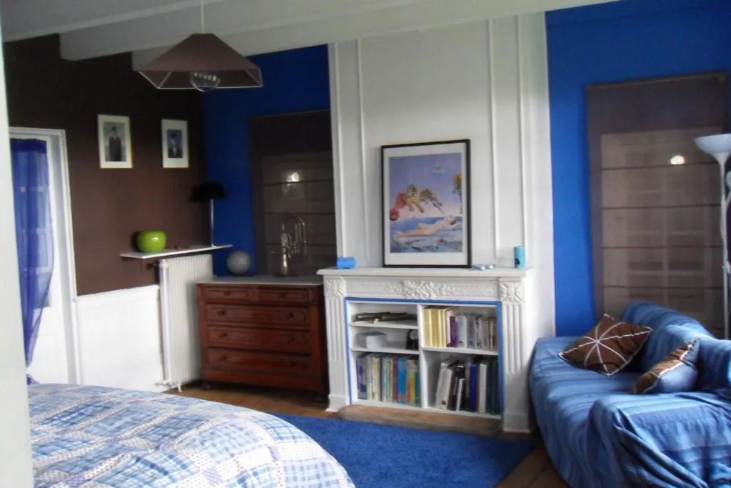 Photo of the whole room in Chambres d'hôtes Manoir du Buquet