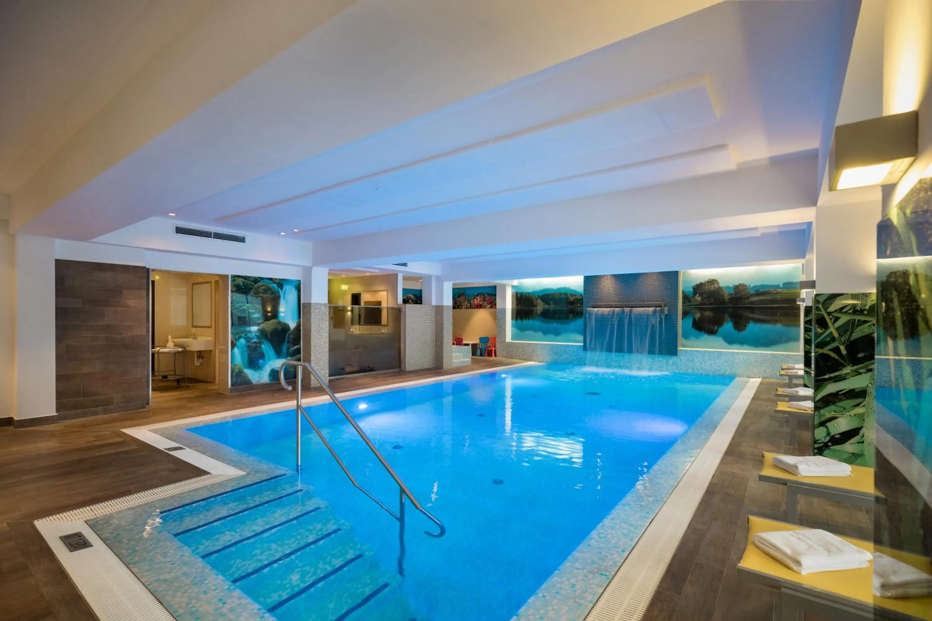 Swimming pool in Residenz Schiestl