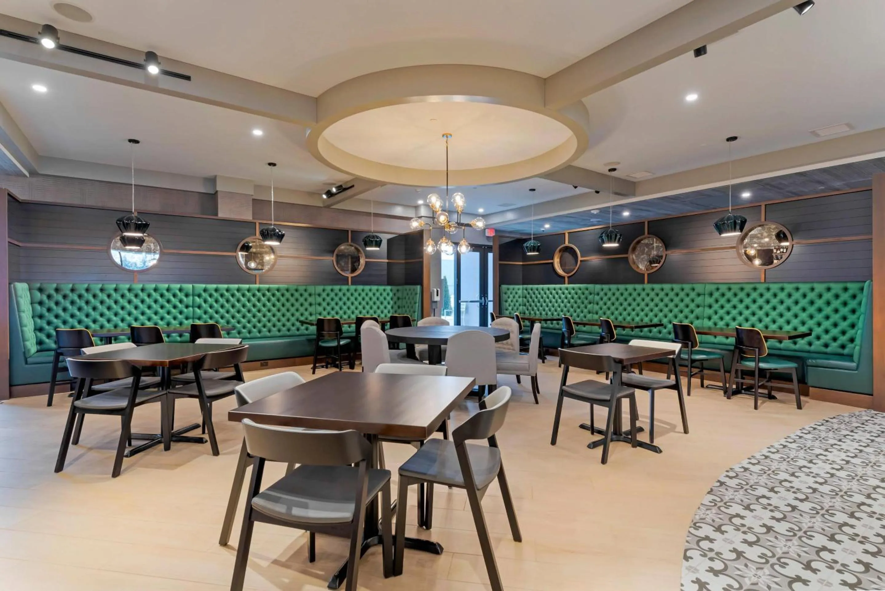 Restaurant/places to eat in Cambria Hotel Shelby Township - Detroit Utica