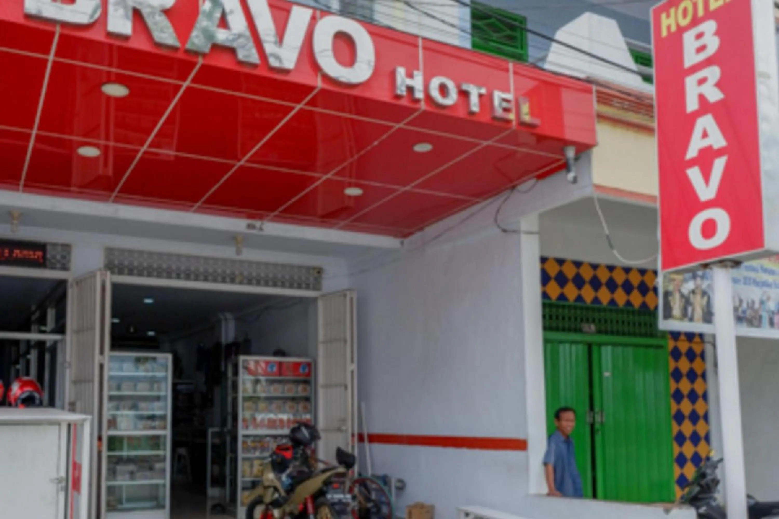 RedDoorz @ Hotel Bravo Pantai Kamali Bau Bau