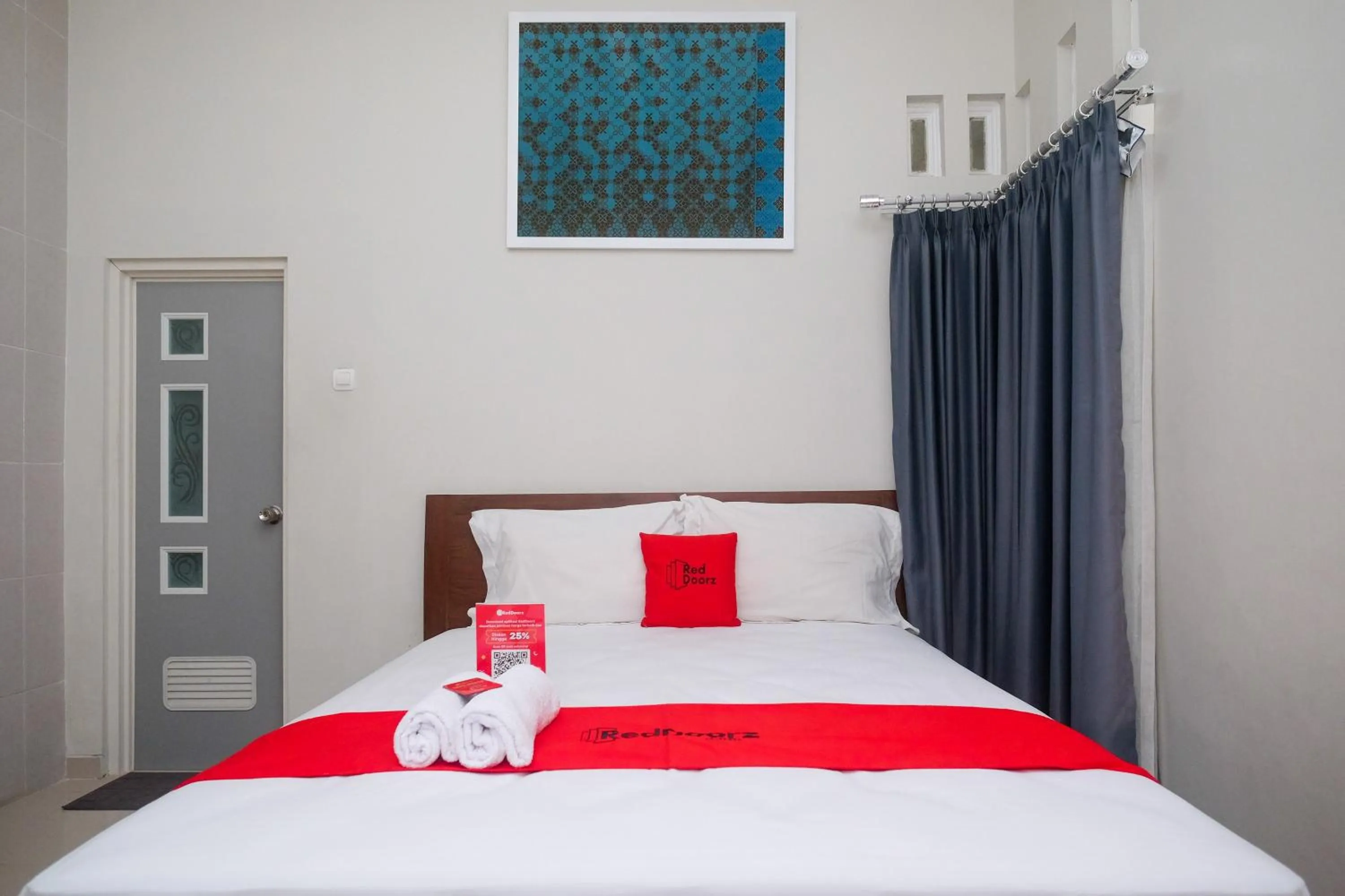 Bed in RedDoorz Syariah near Pascasarjana UGM 3