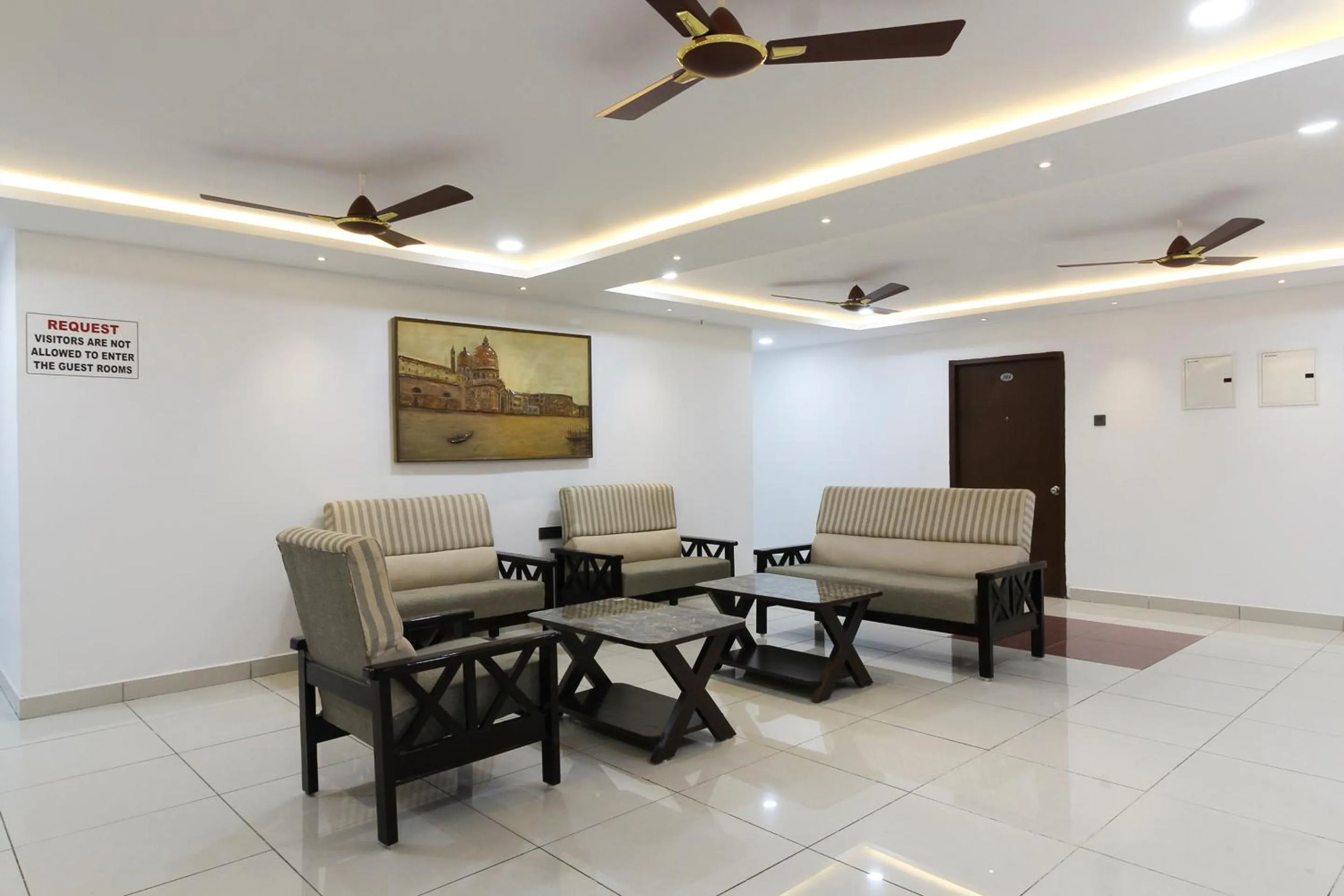 Lobby or reception in Super Collection O Mythri Hotel Near By ECIL, AS RAO Nagar, Sainikpuri