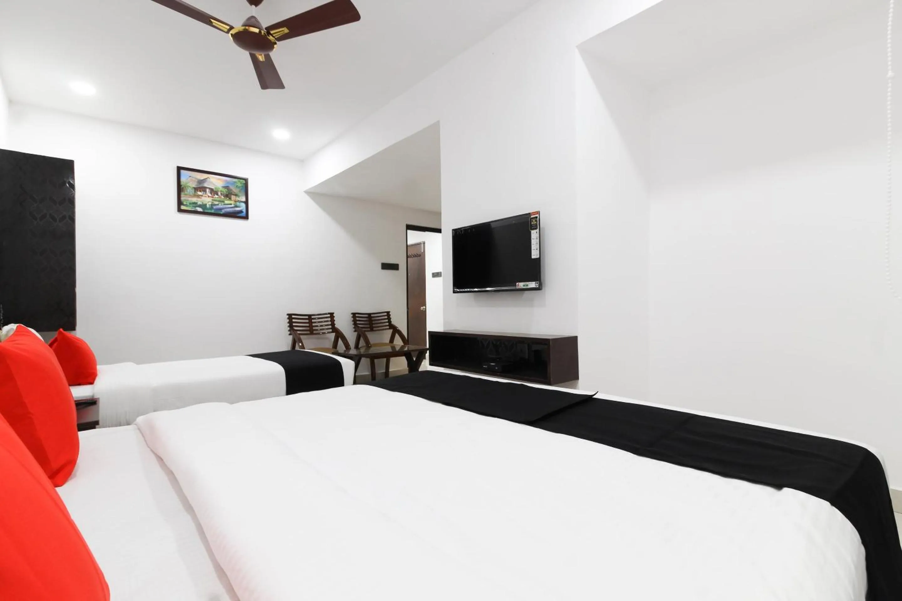 Bedroom, Bed in Super Collection O Mythri Hotel Near By ECIL, AS RAO Nagar, Sainikpuri
