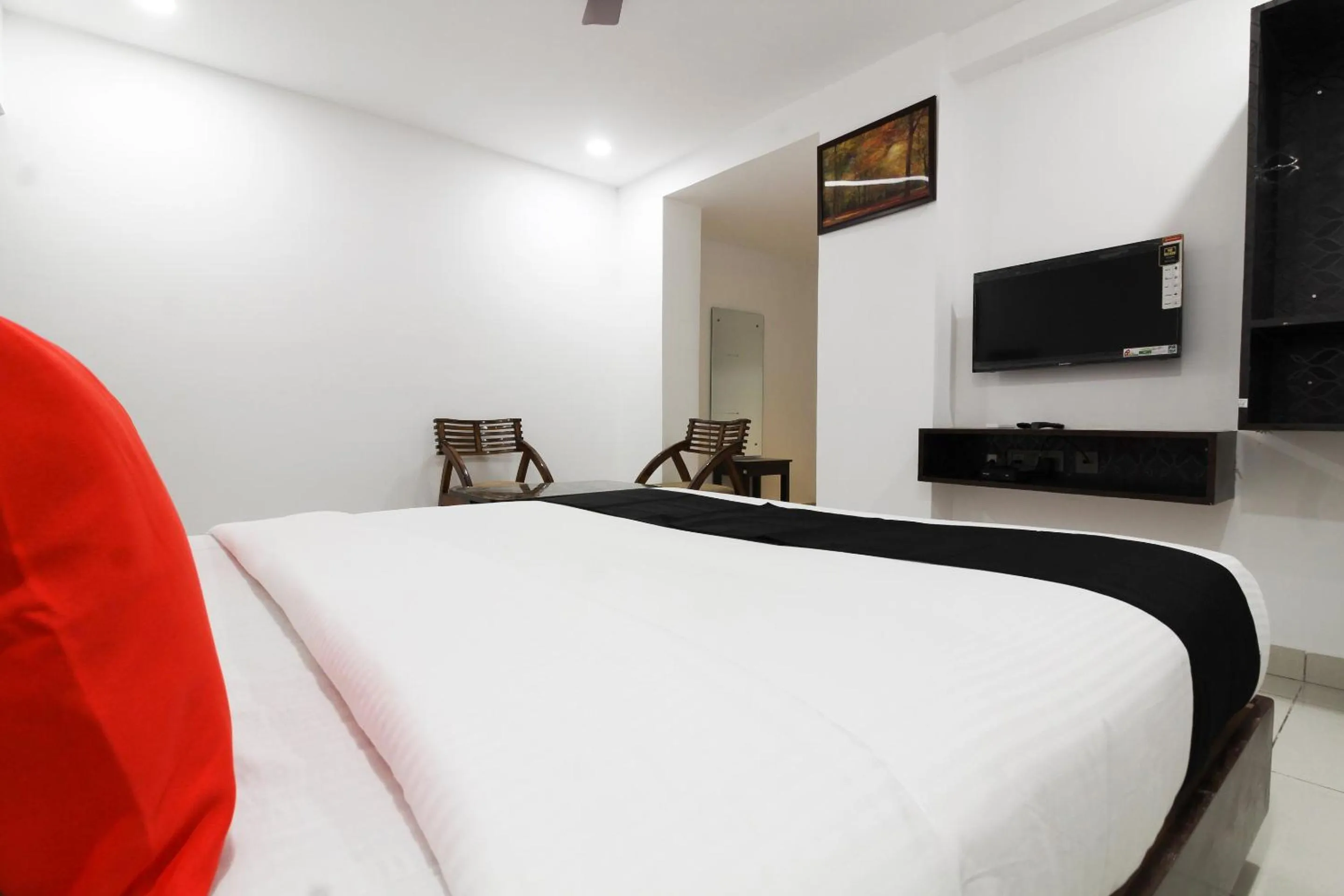 Facade/entrance, Bed in Super Collection O Mythri Hotel Near By ECIL, AS RAO Nagar, Sainikpuri