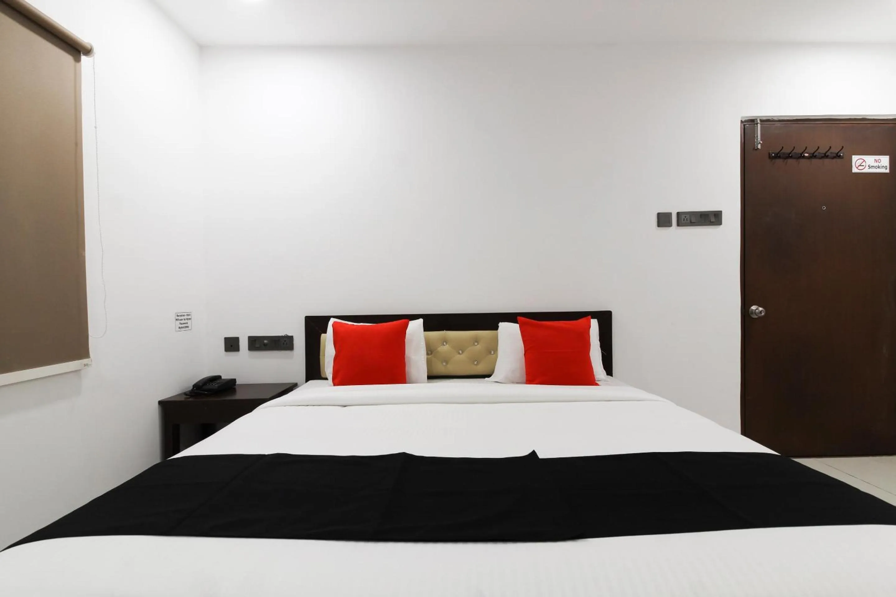 Bedroom, Bed in Super Collection O Mythri Hotel Near By ECIL, AS RAO Nagar, Sainikpuri